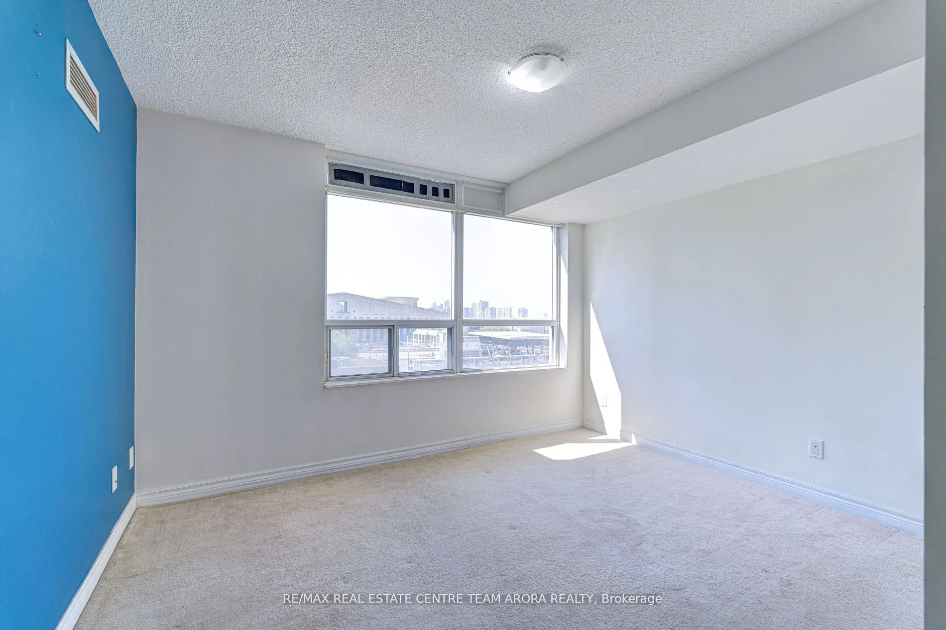 310 Burnhamthorpe Road W, #604