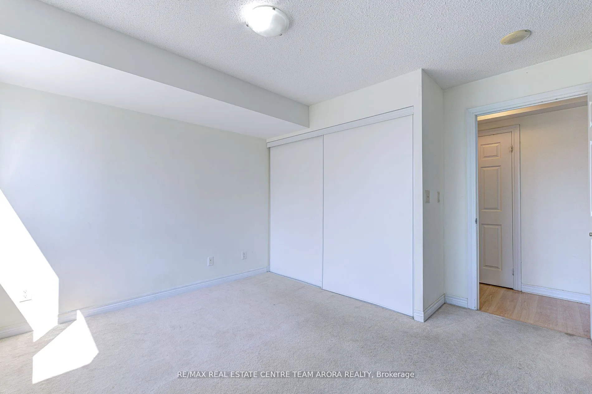 310 Burnhamthorpe Road W, #604