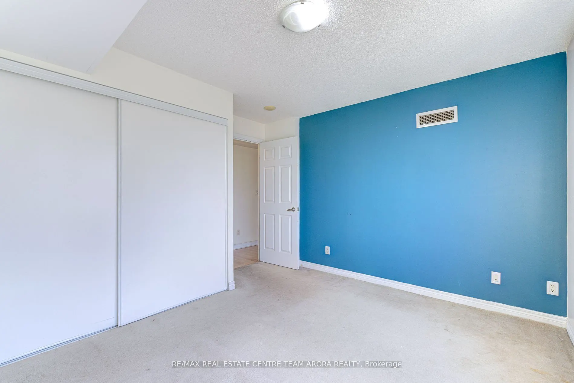 310 Burnhamthorpe Road W, #604