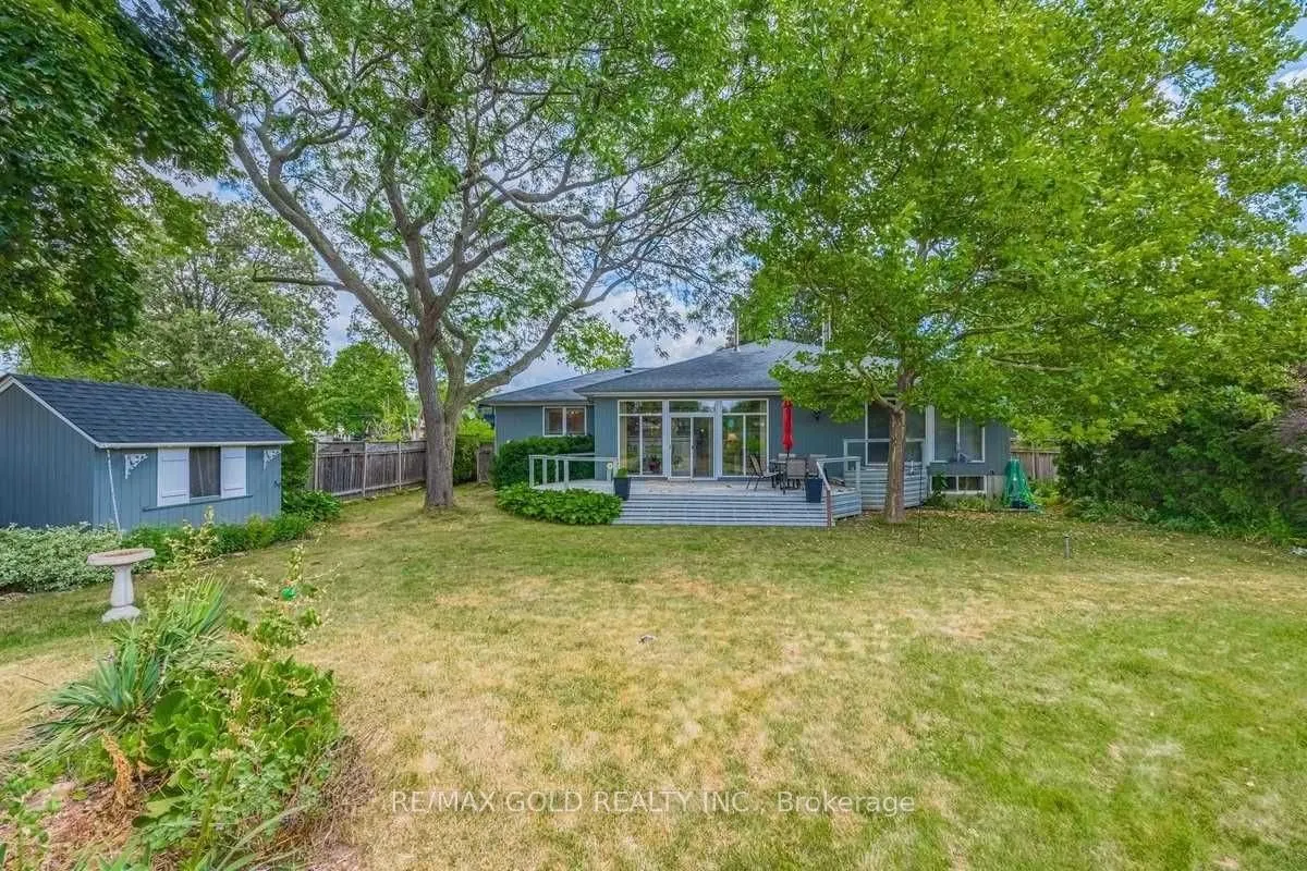 378 Sandlewood Road