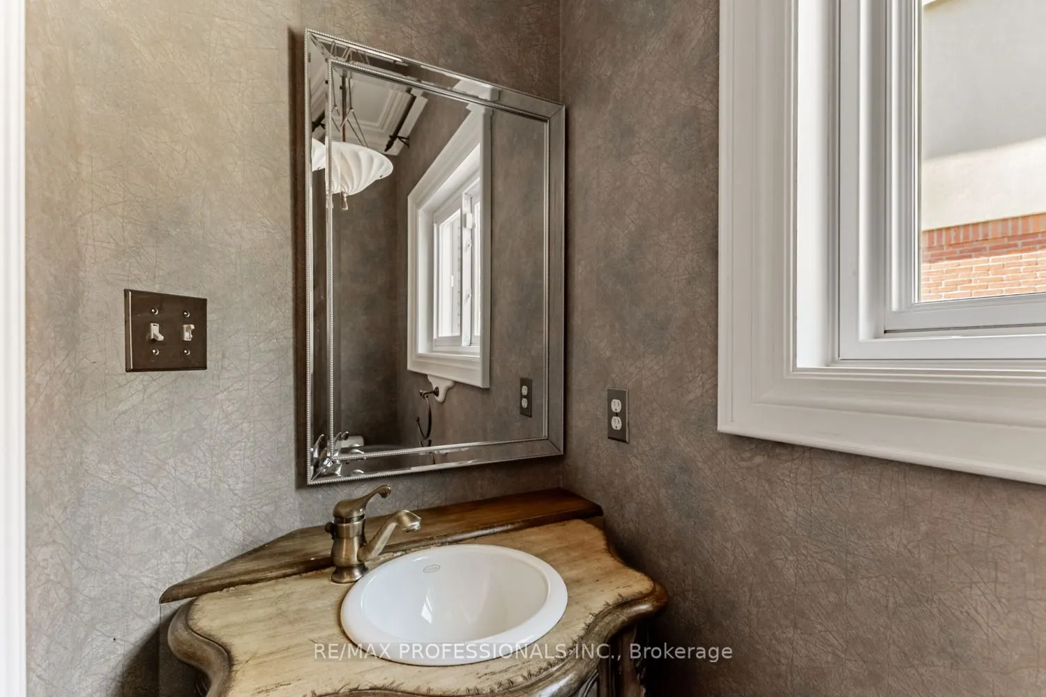 2239 Rosegate Drive