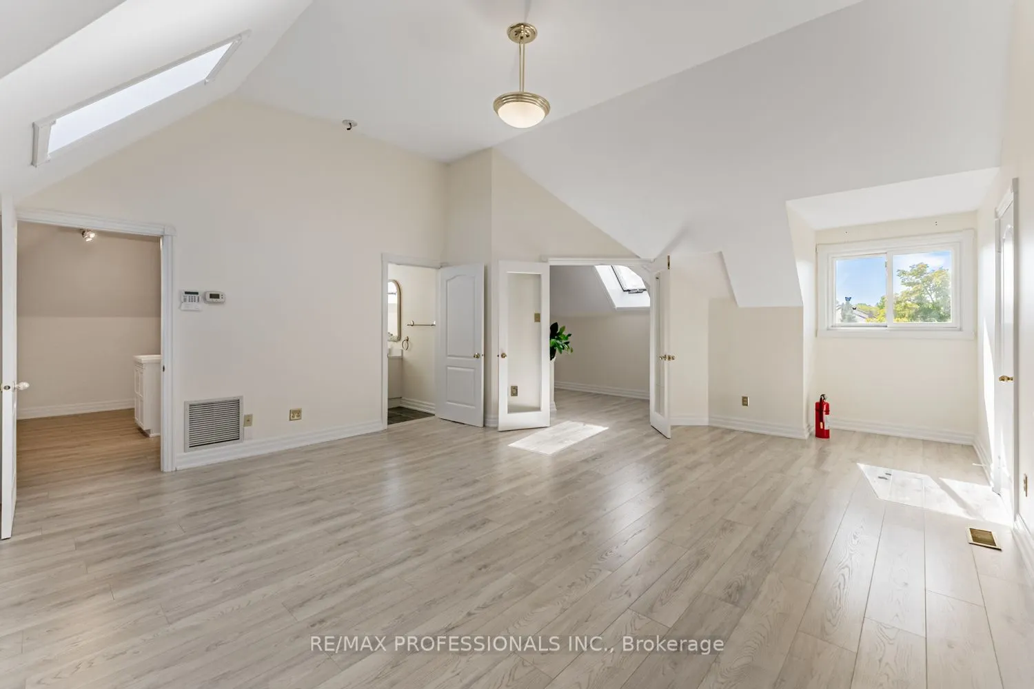 2239 Rosegate Drive