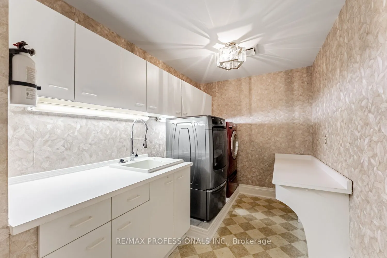 2239 Rosegate Drive