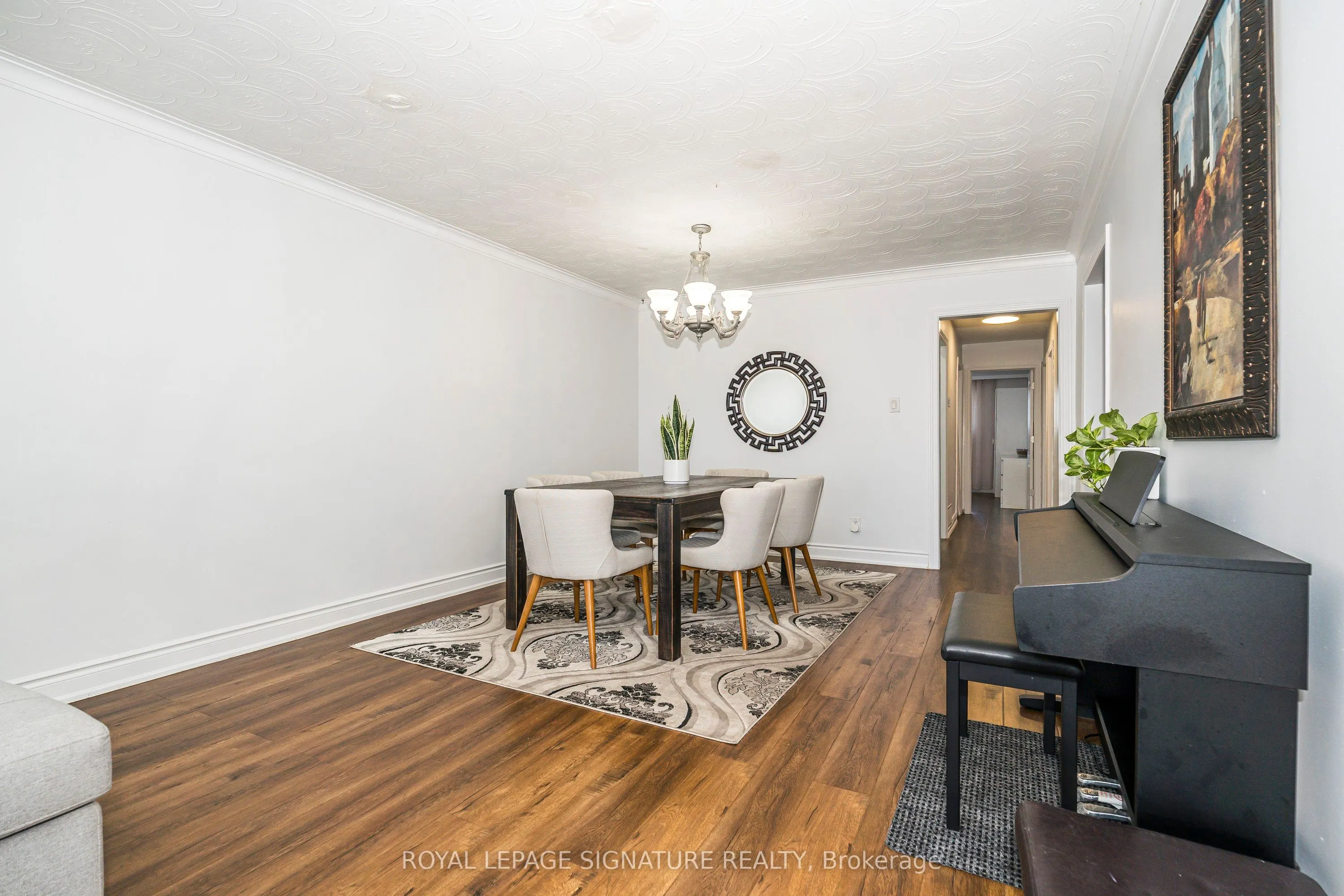 3562 Laddie Crescent