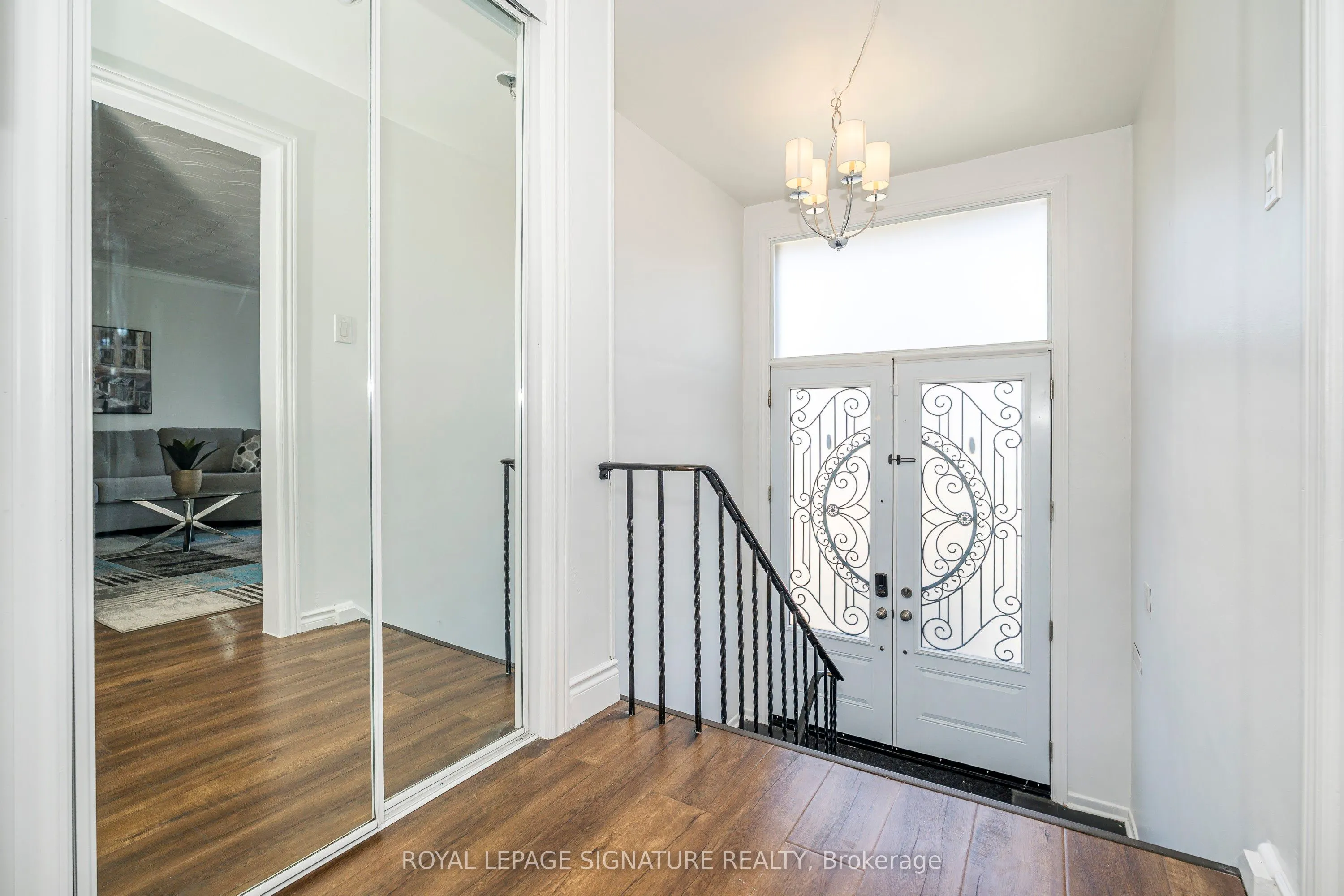 3562 Laddie Crescent