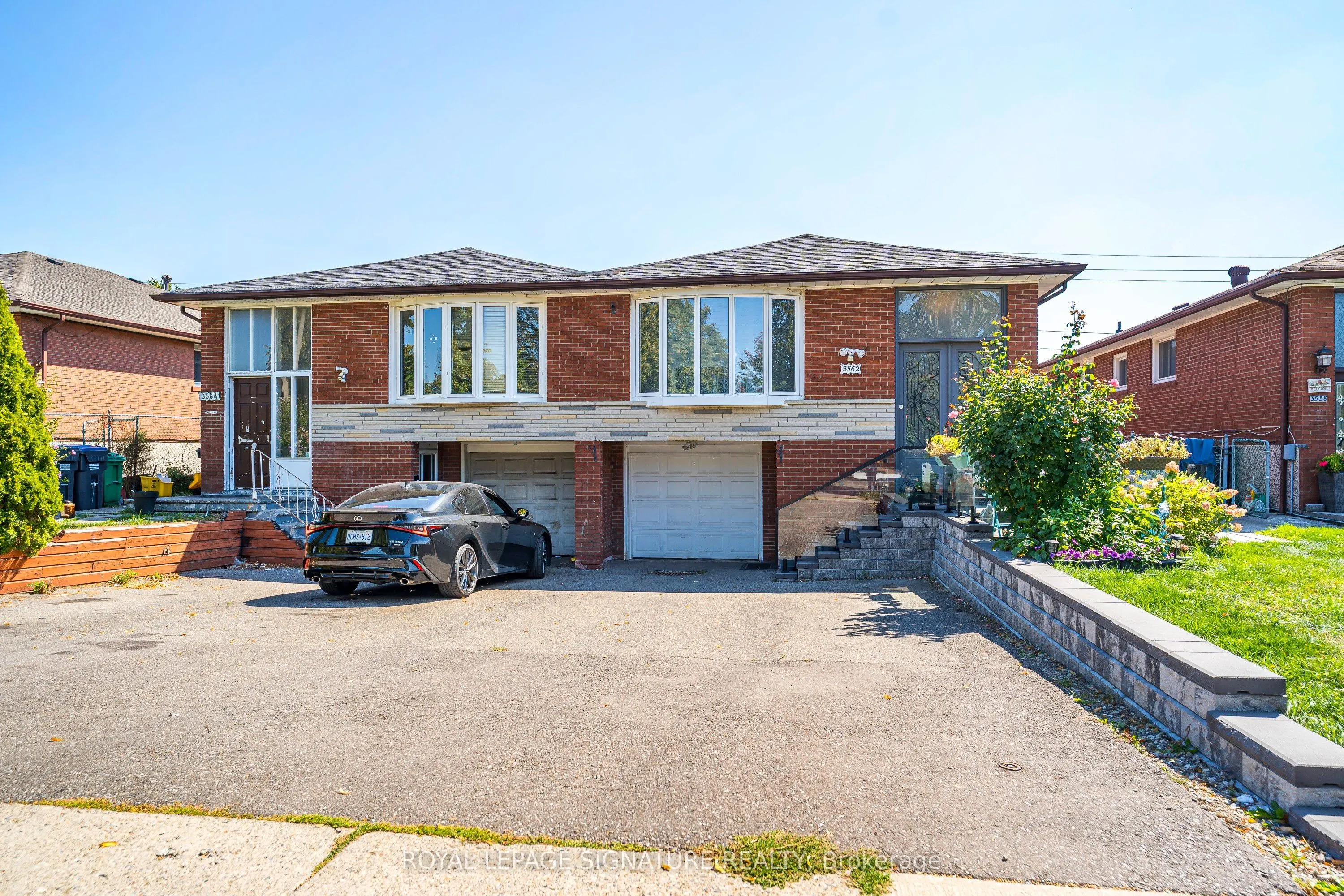 3562 Laddie Crescent