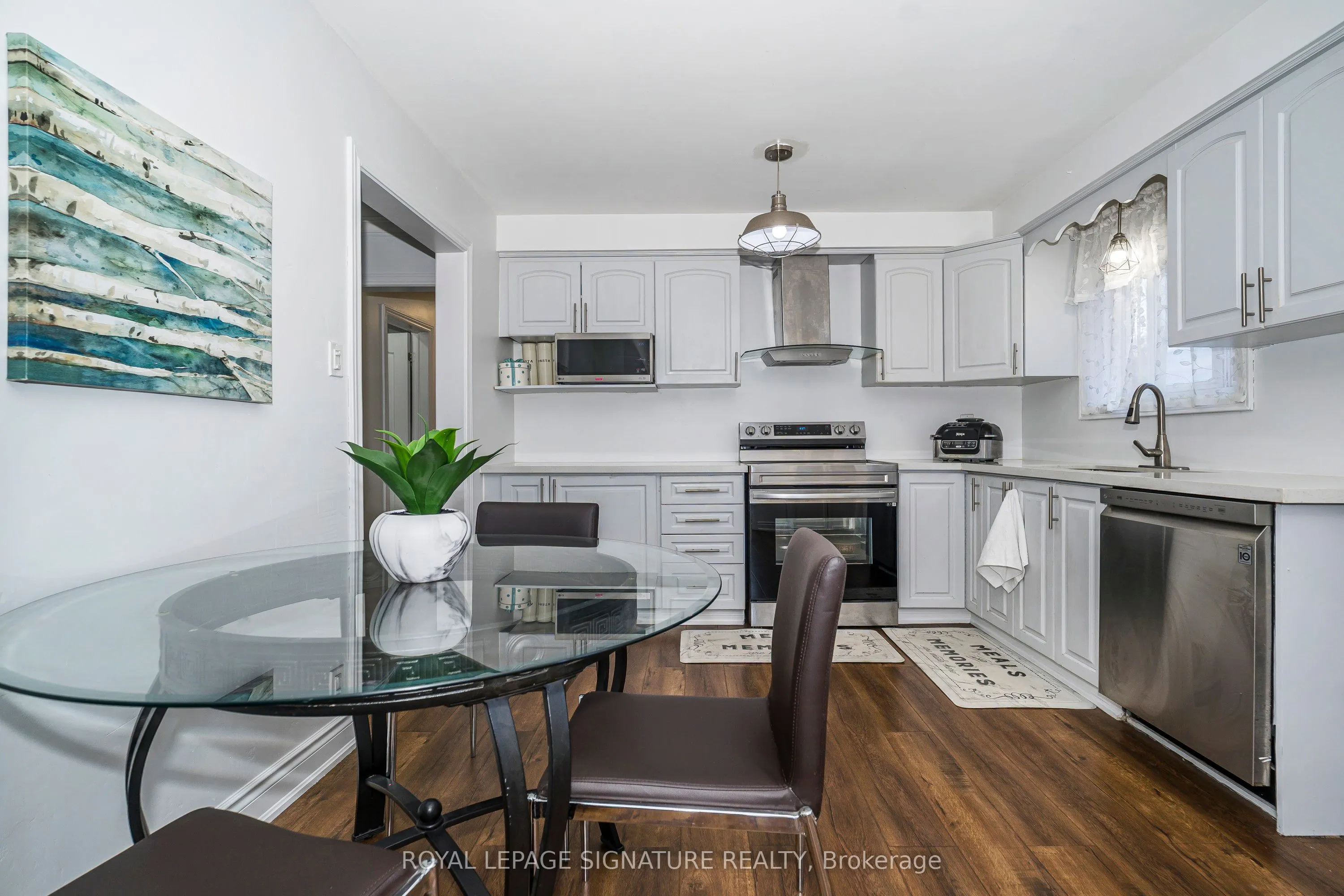 3562 Laddie Crescent