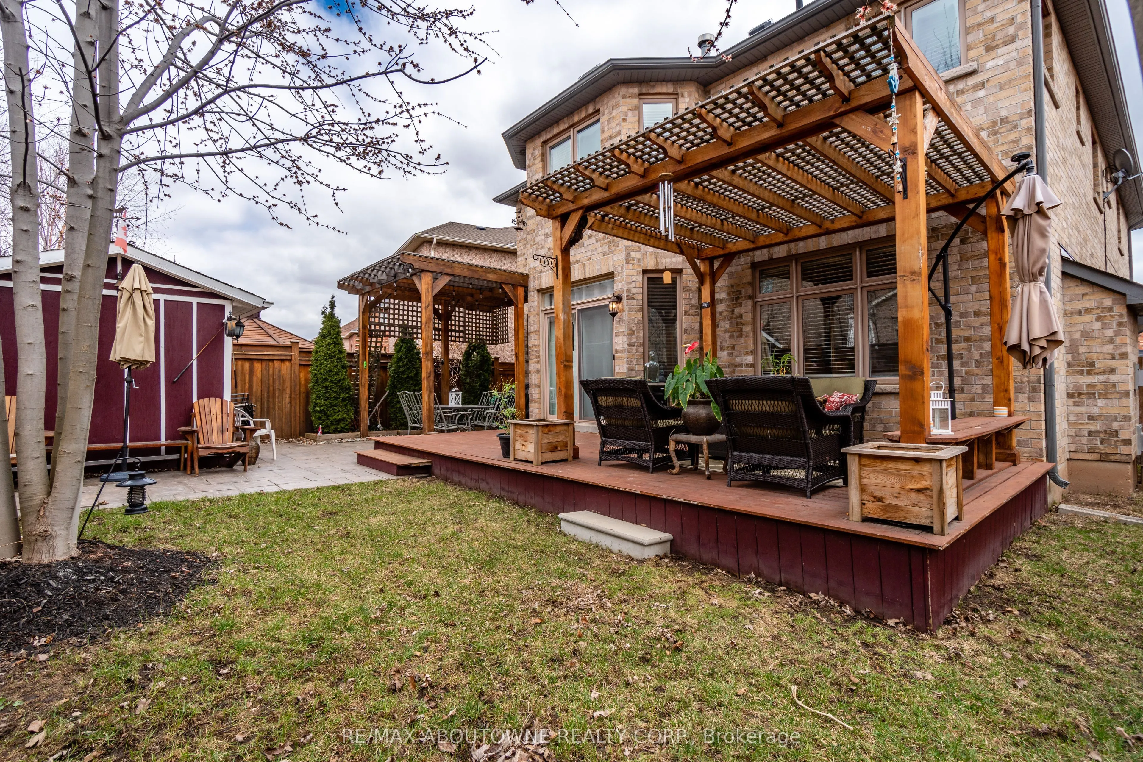 2270 Gladacres Lane