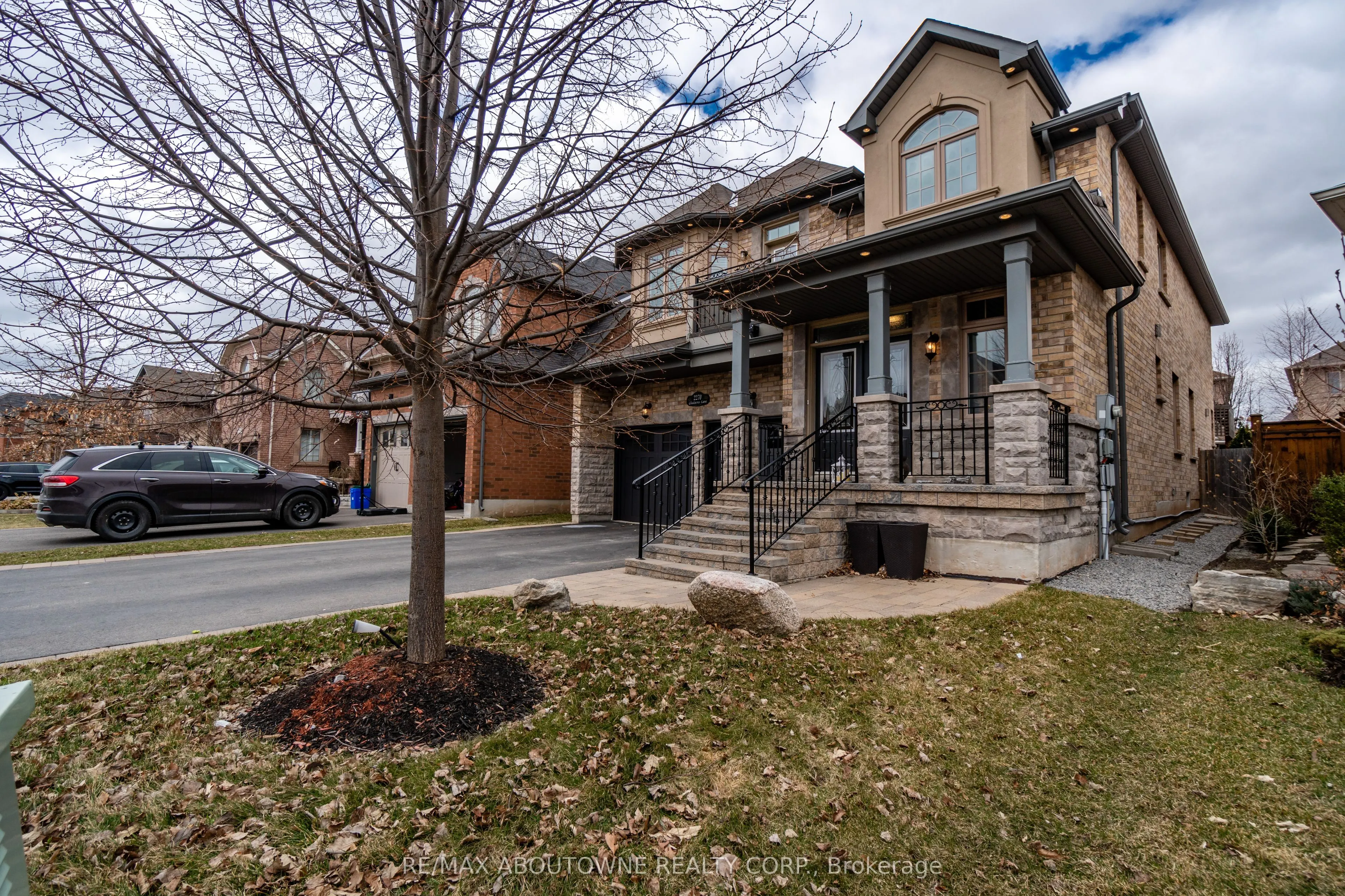 2270 Gladacres Lane