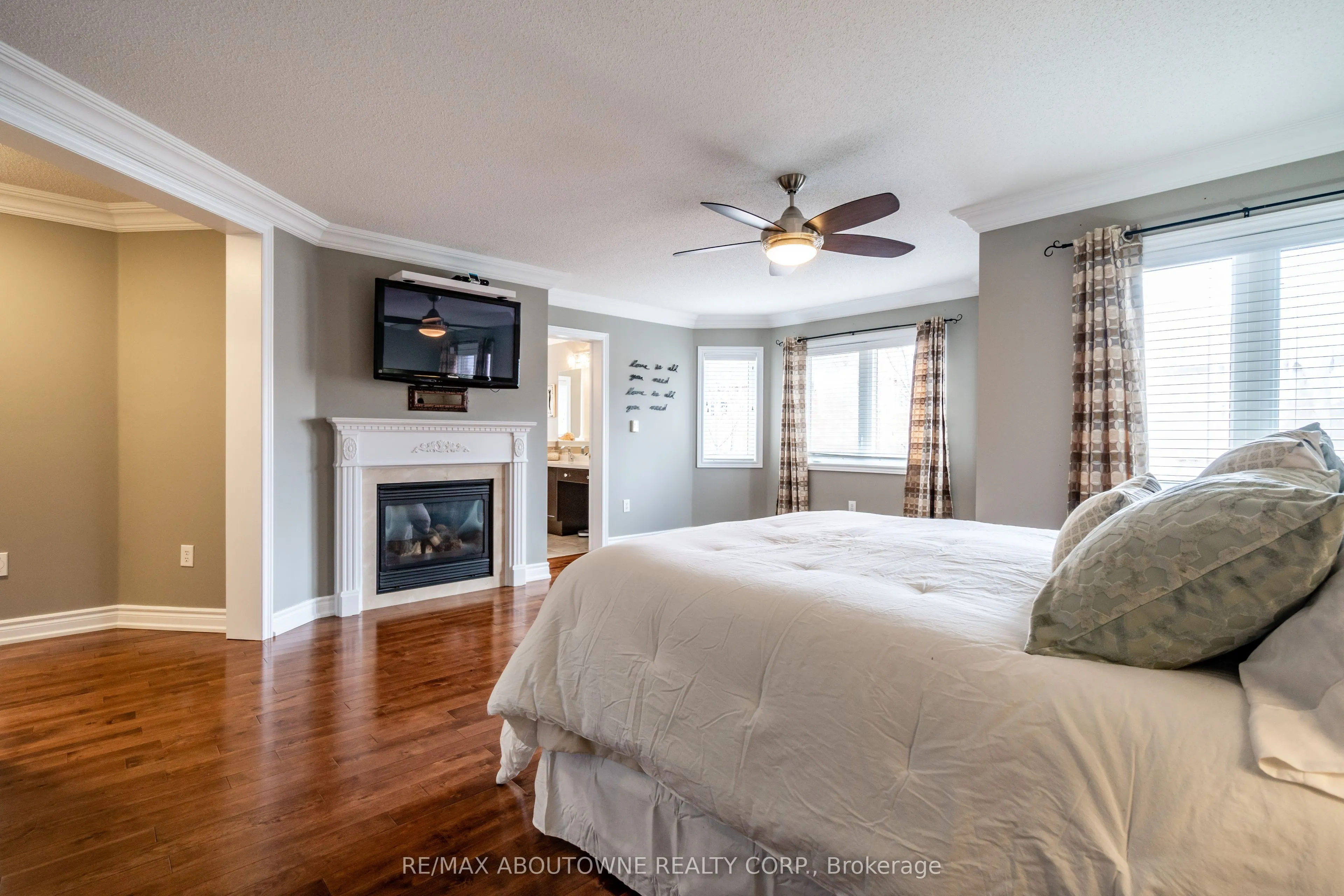 2270 Gladacres Lane
