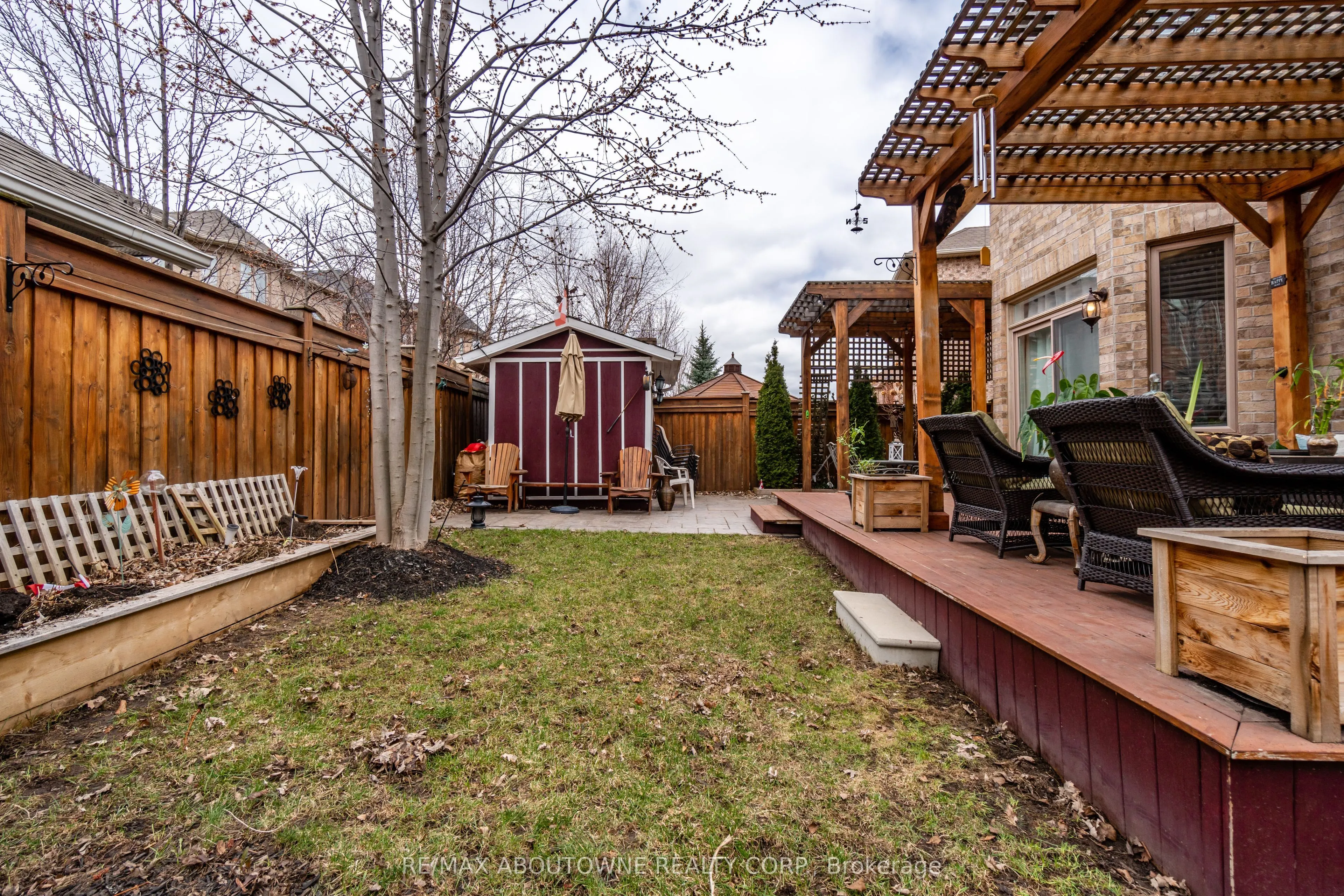 2270 Gladacres Lane