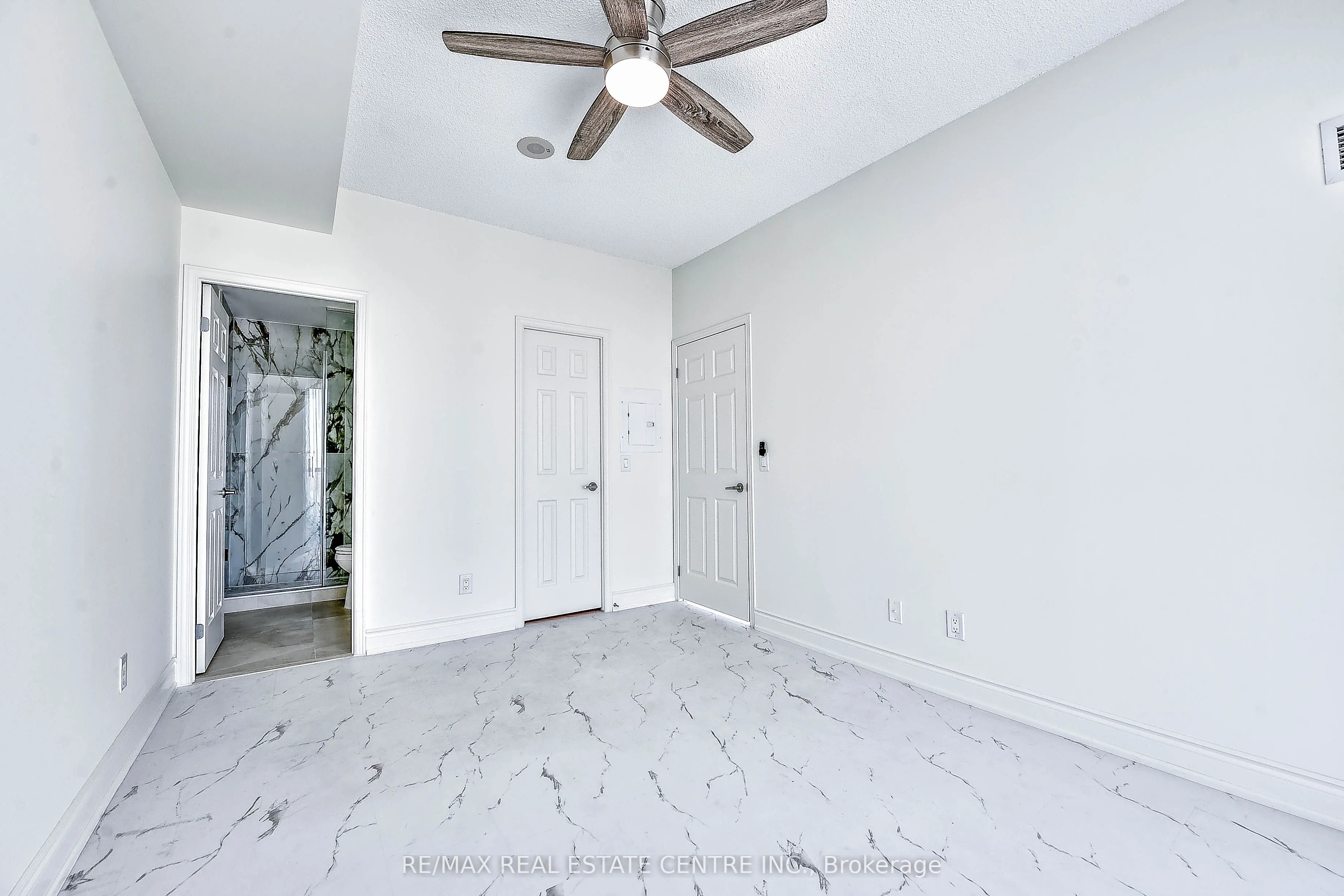 339 Rathburn Road W, #2116