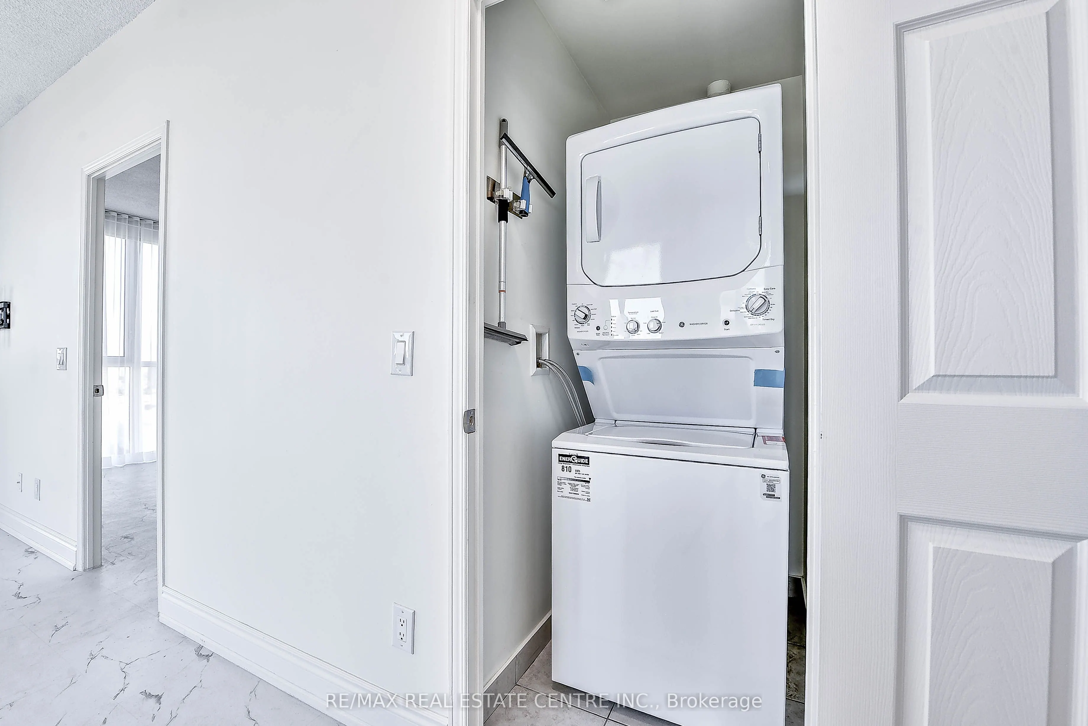 339 Rathburn Road W, #2116