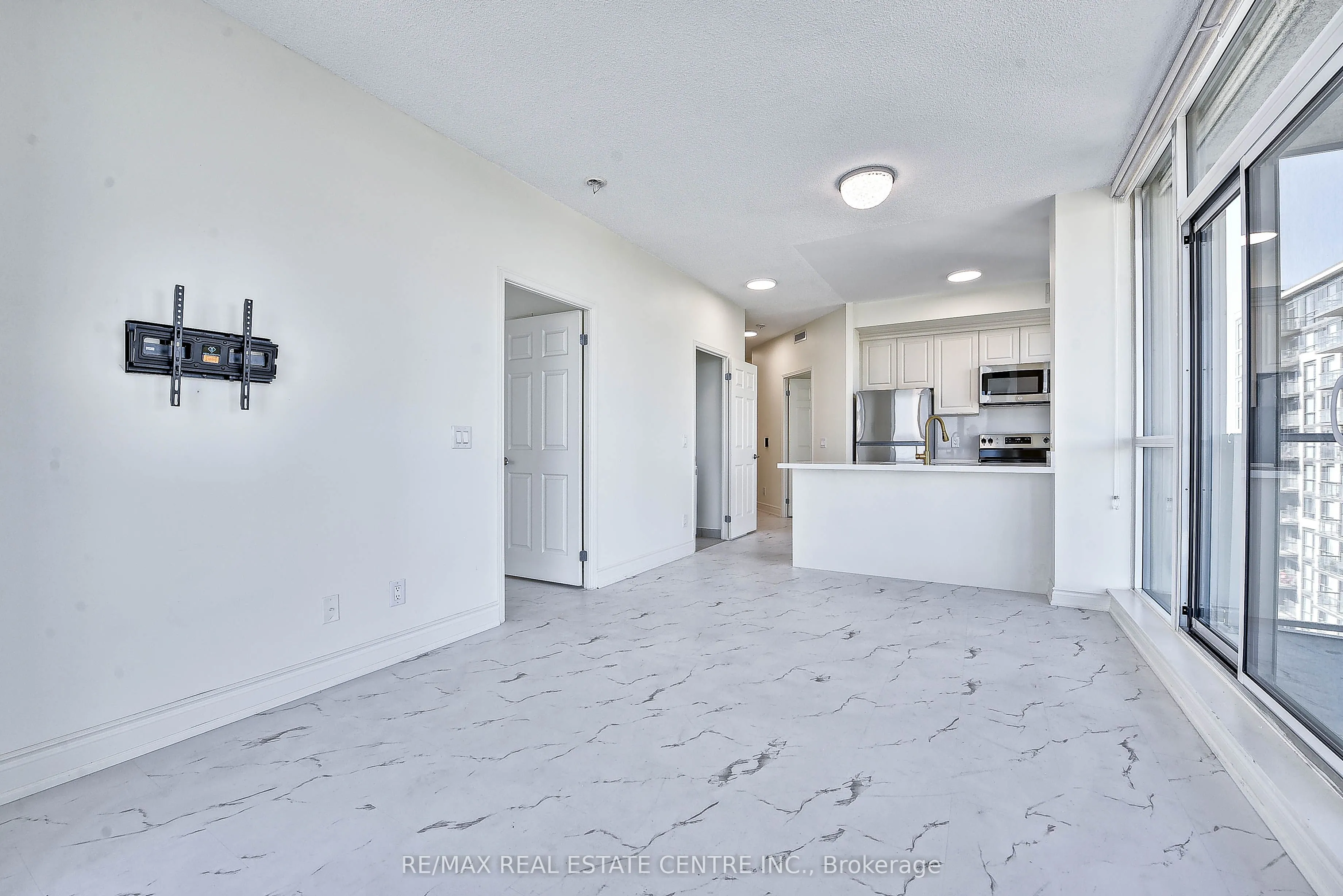 339 Rathburn Road W, #2116