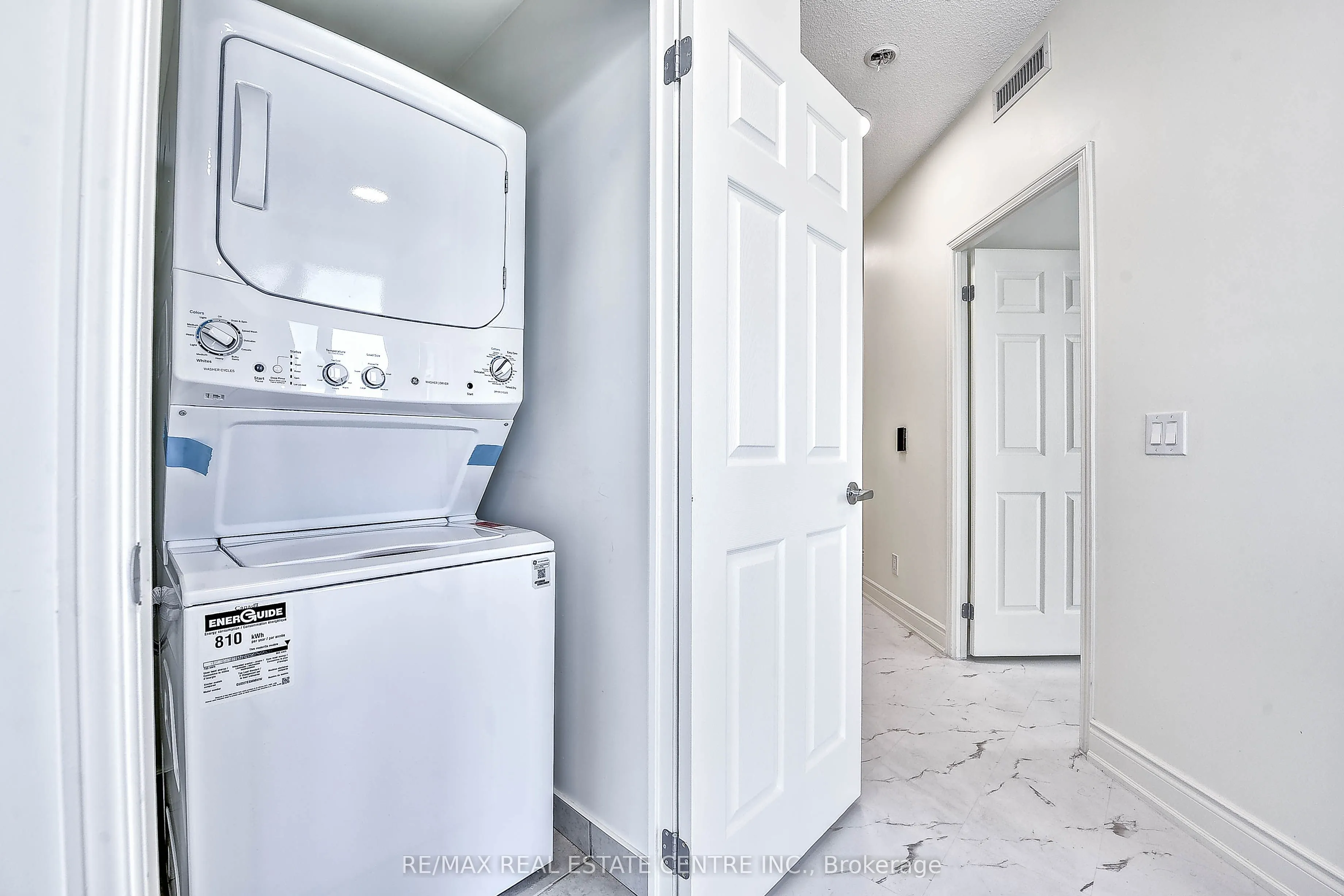 339 Rathburn Road W, #2116
