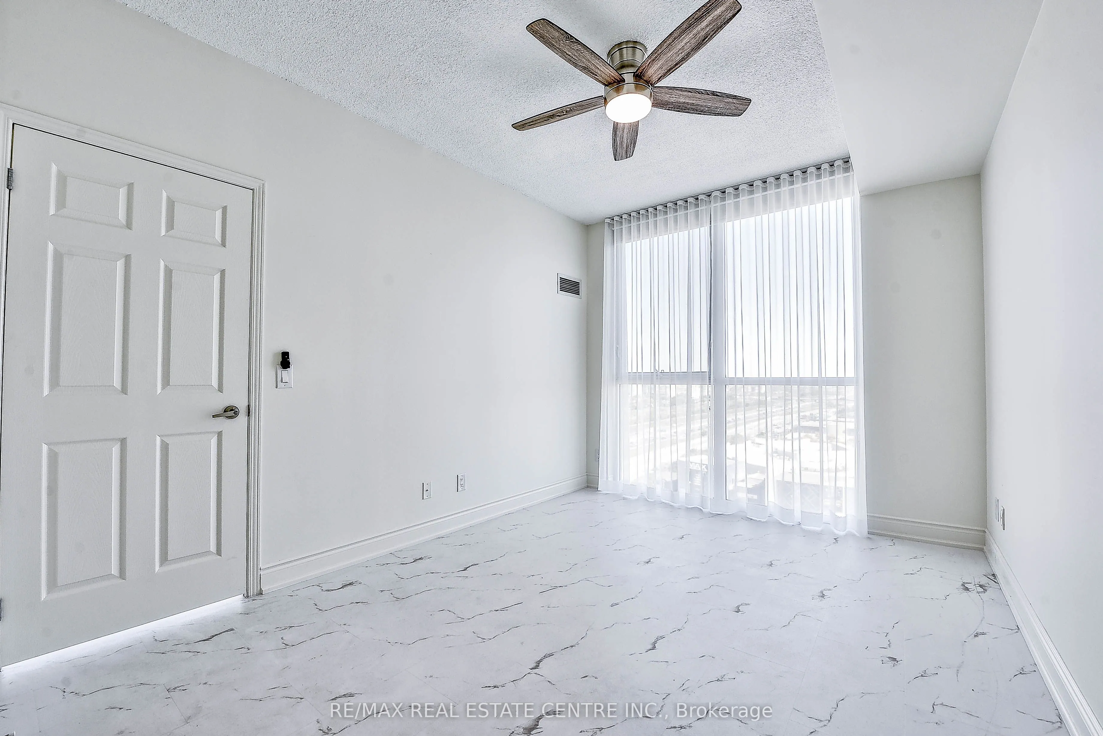 339 Rathburn Road W, #2116