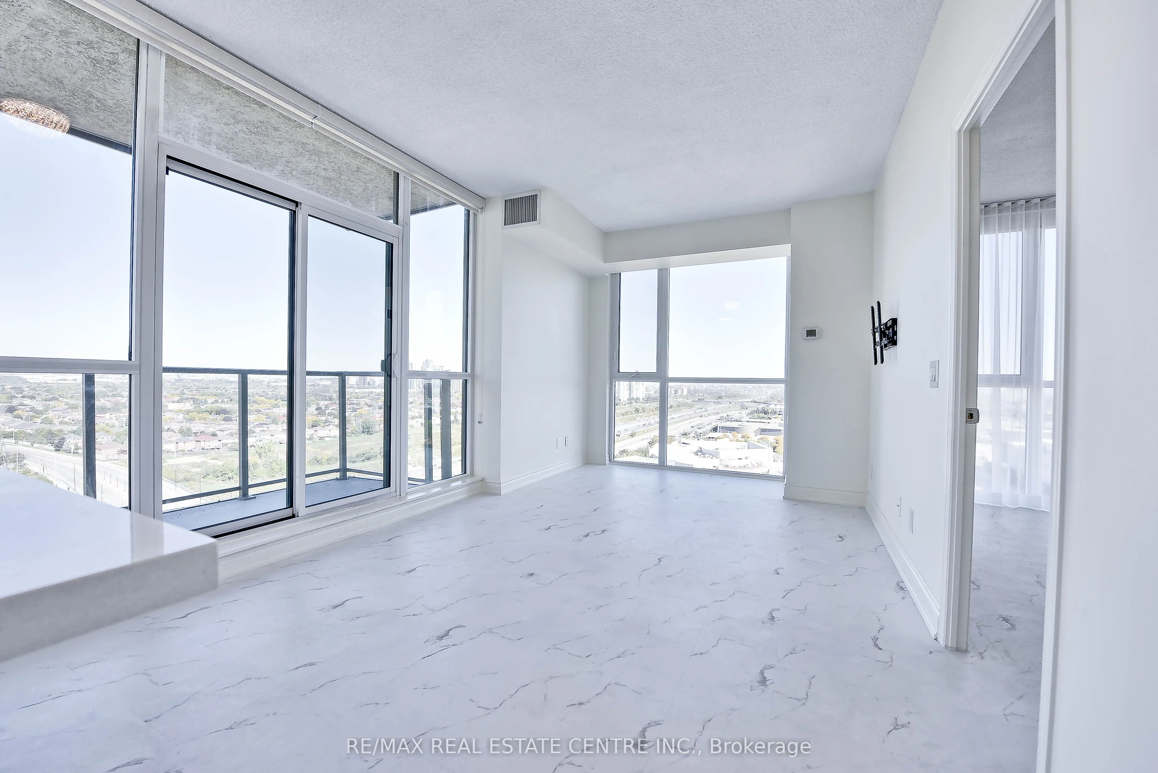 339 Rathburn Road W, #2116