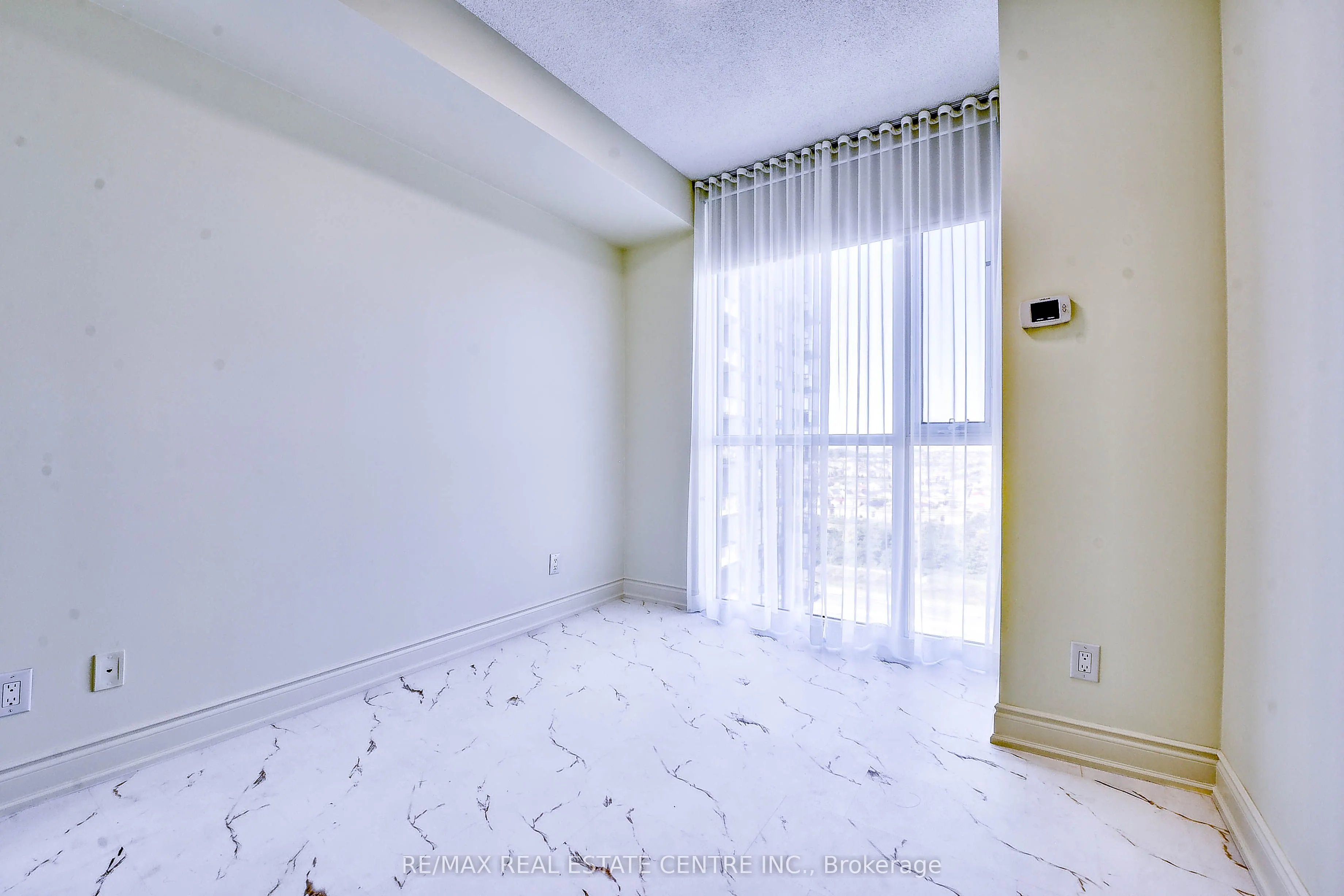 339 Rathburn Road W, #2116