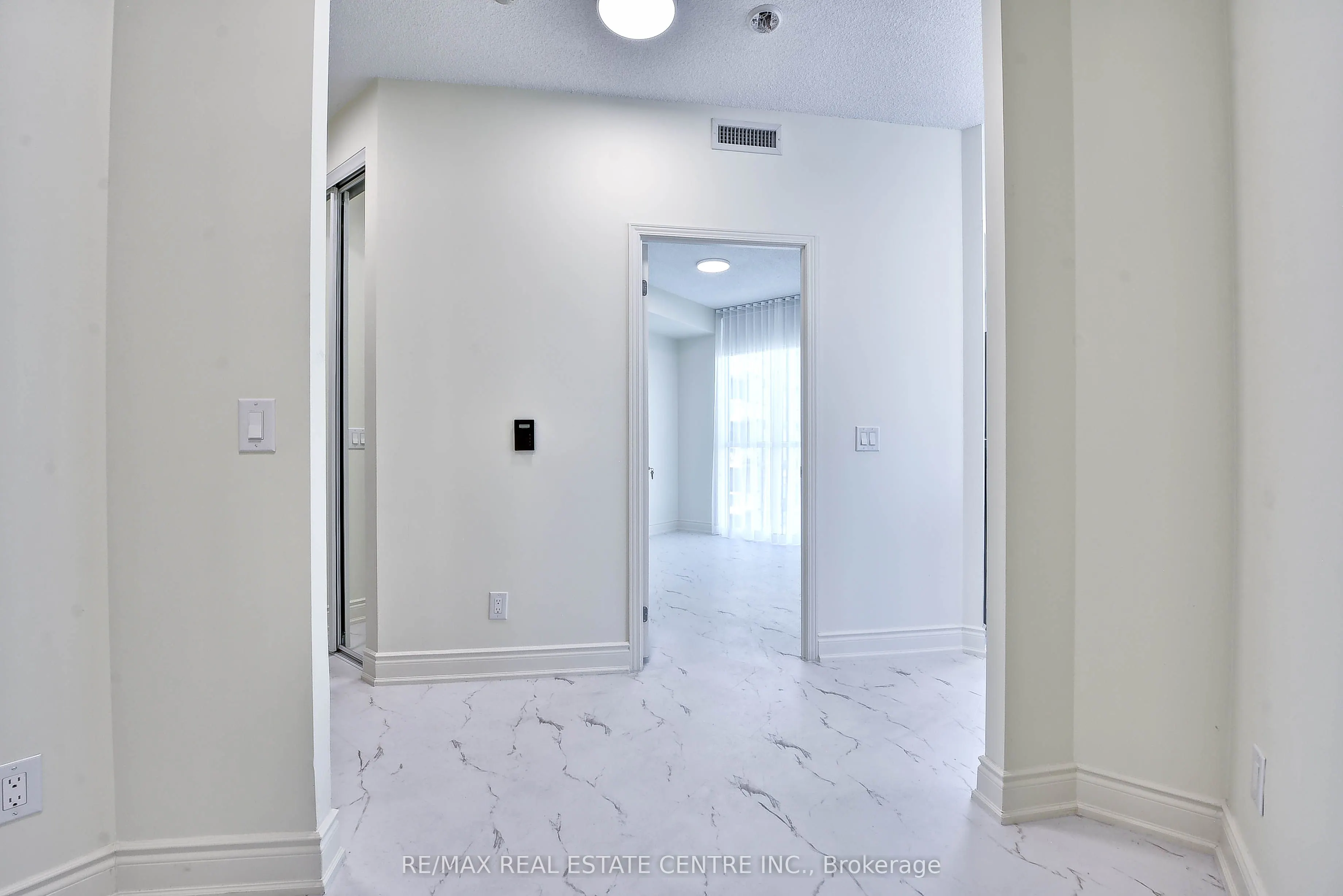 339 Rathburn Road W, #2116