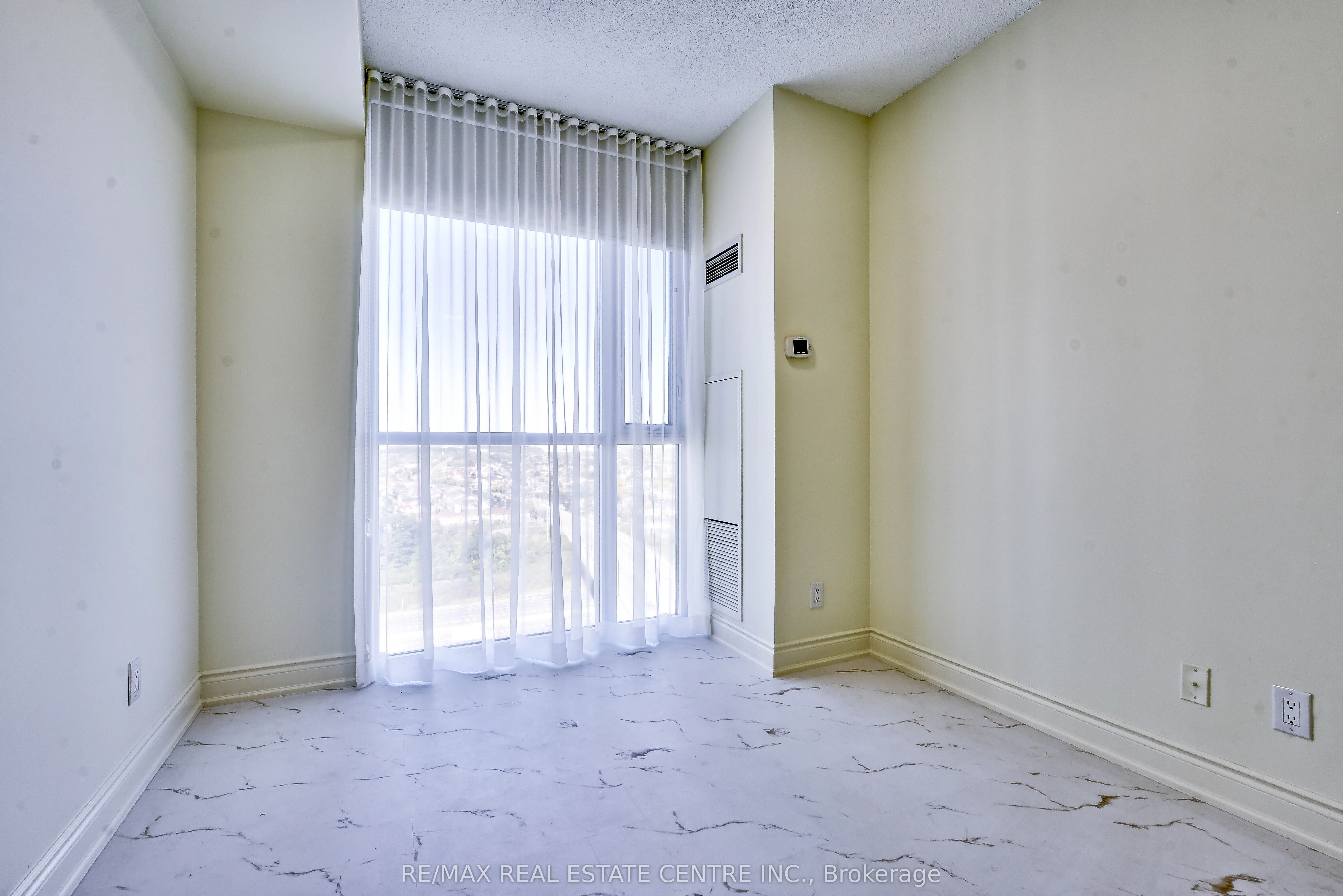 339 Rathburn Road W, #2116