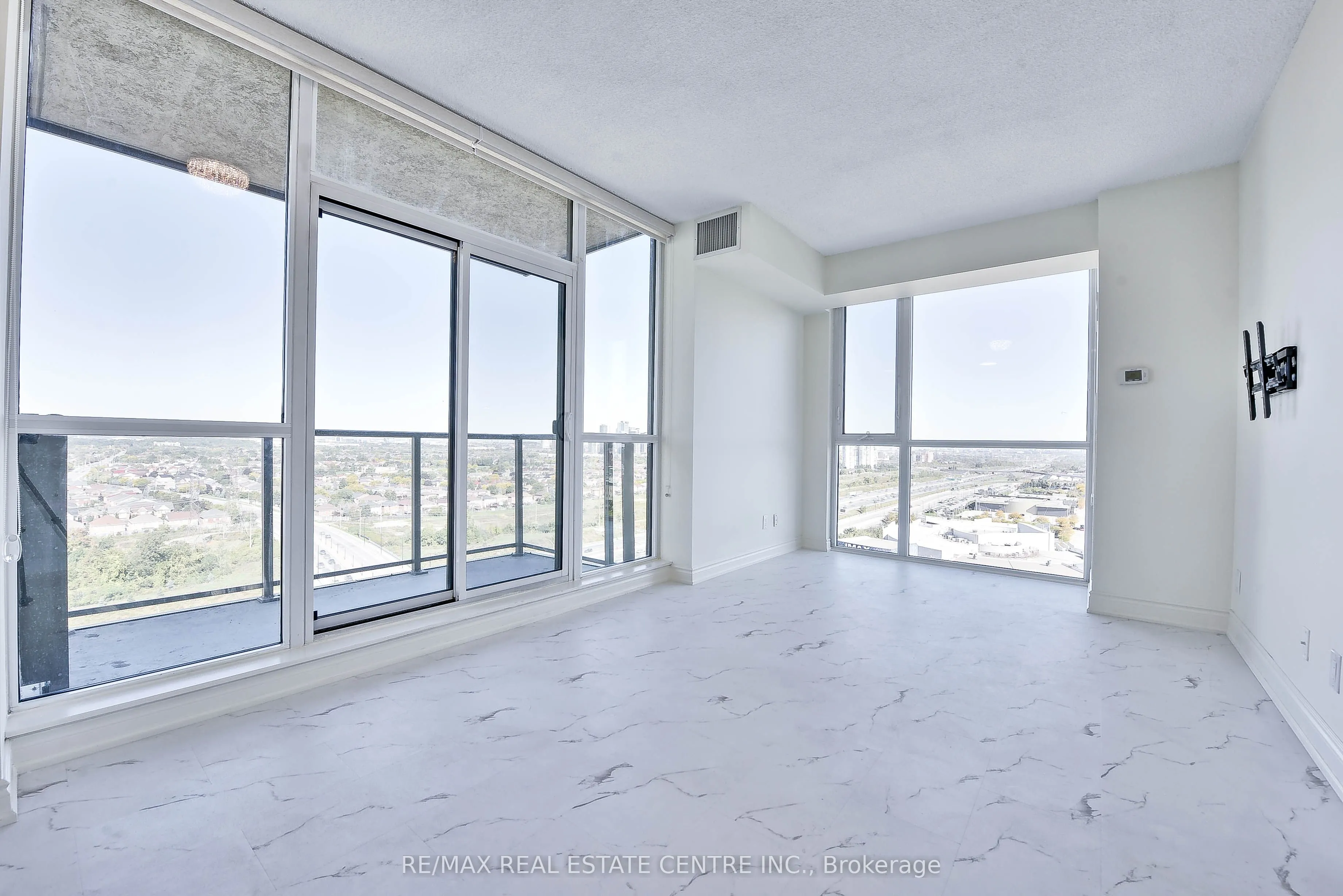 339 Rathburn Road W, #2116