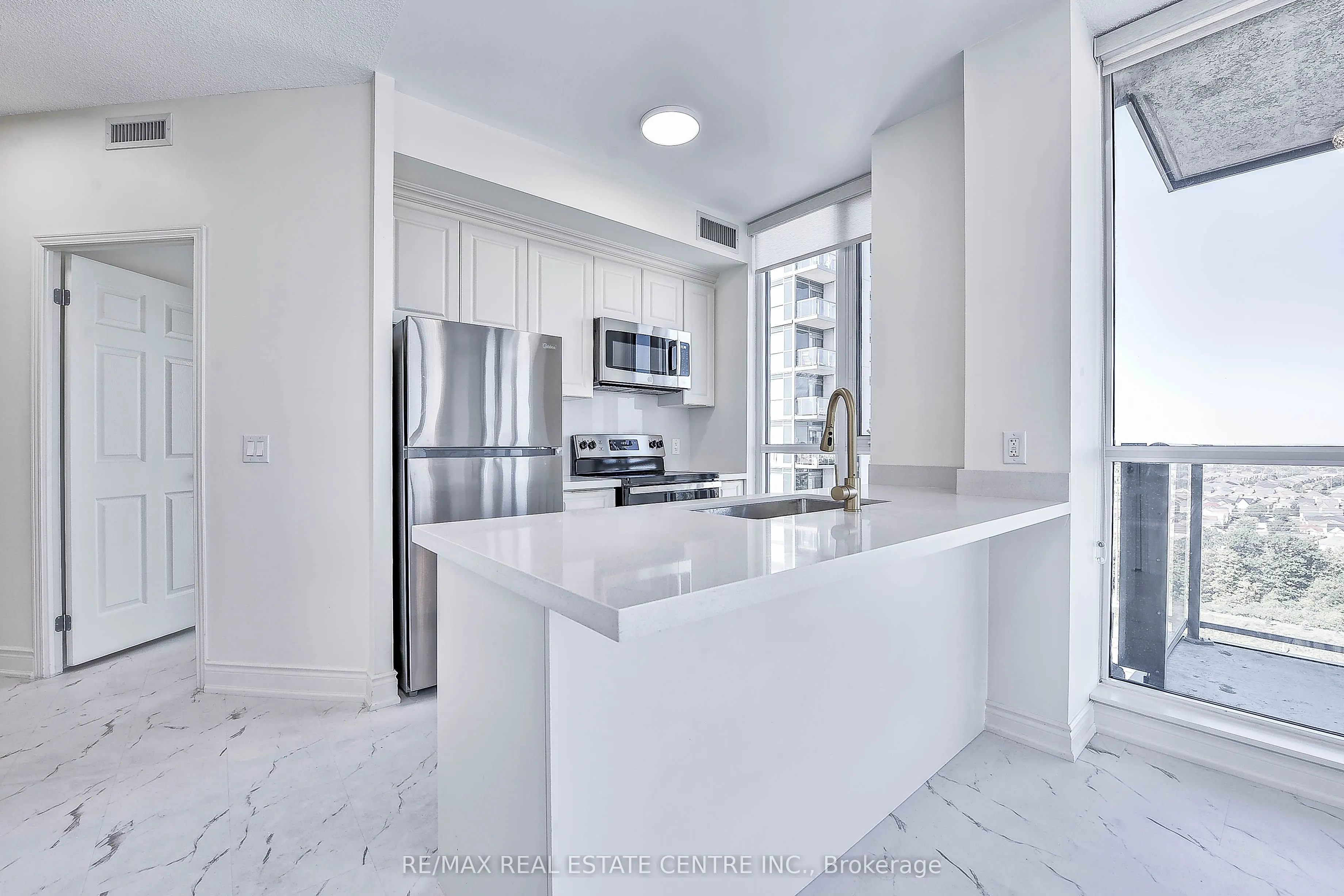 339 Rathburn Road W, #2116