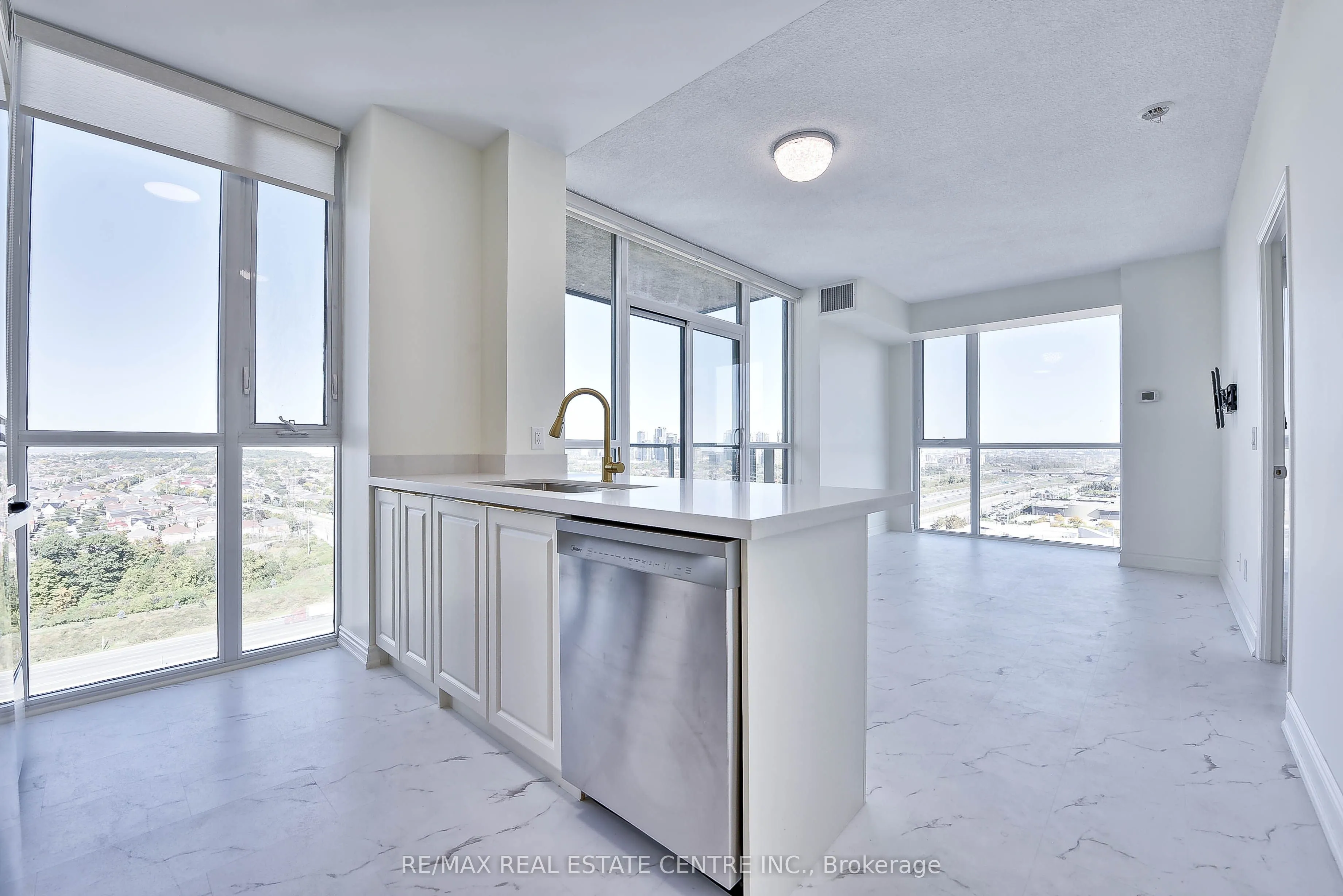 339 Rathburn Road W, #2116