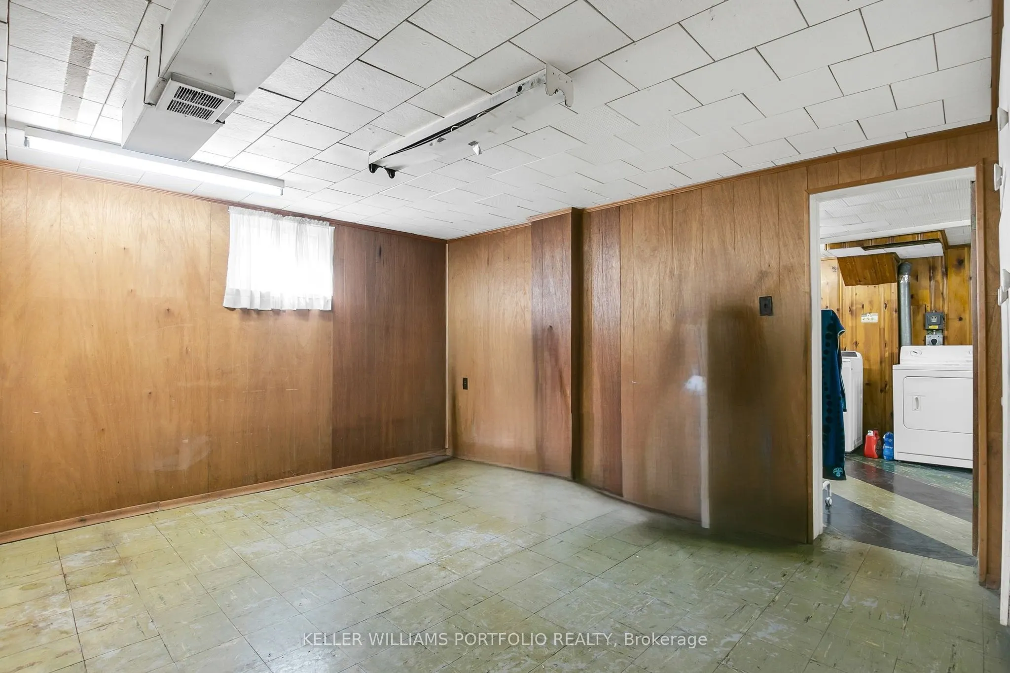 106 Botfield Avenue