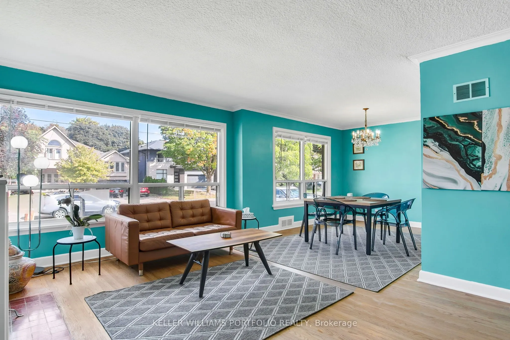 106 Botfield Avenue