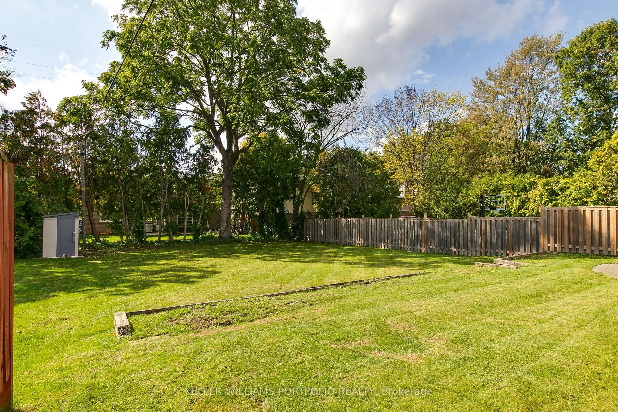 106 Botfield Avenue