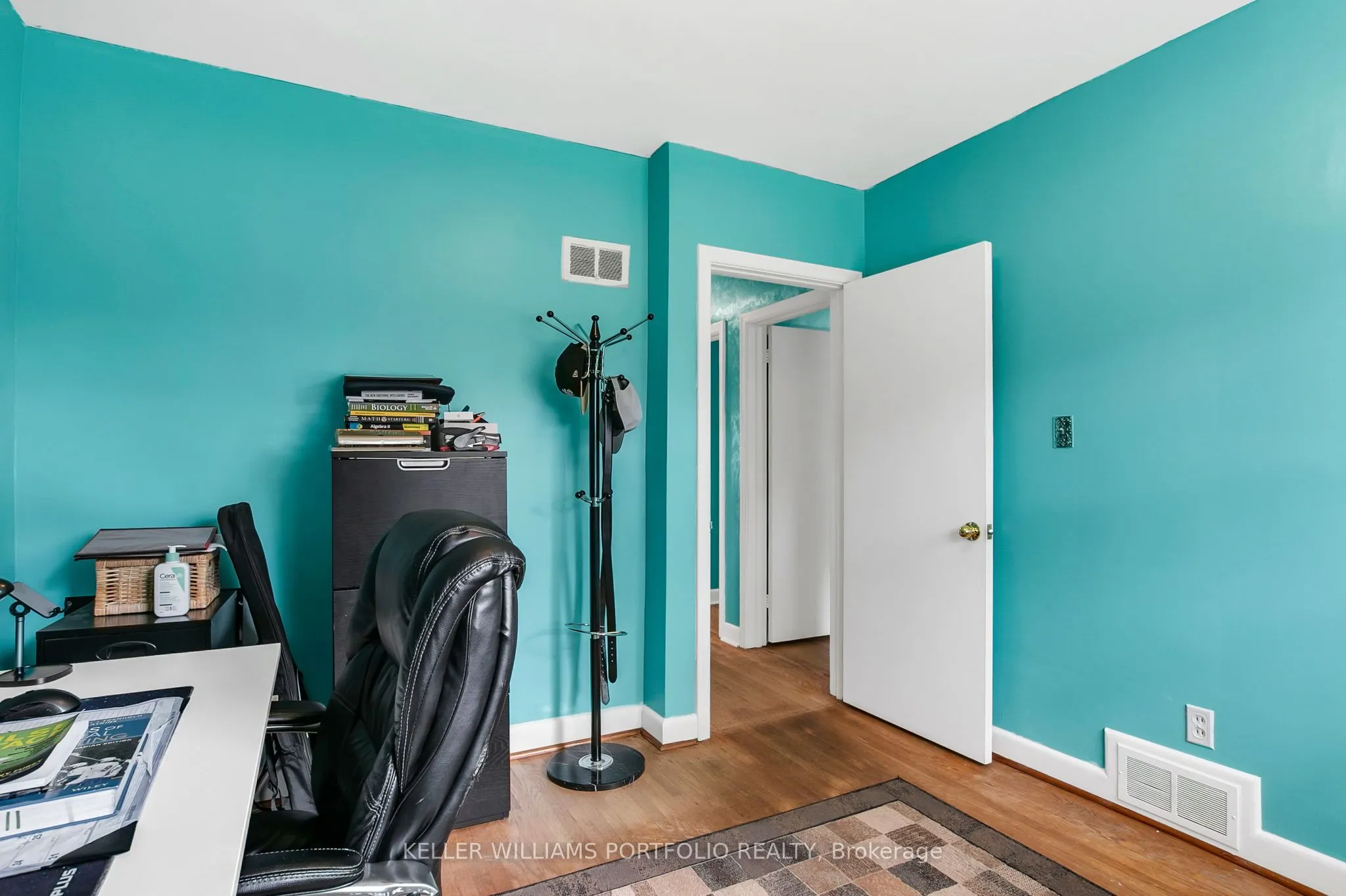106 Botfield Avenue