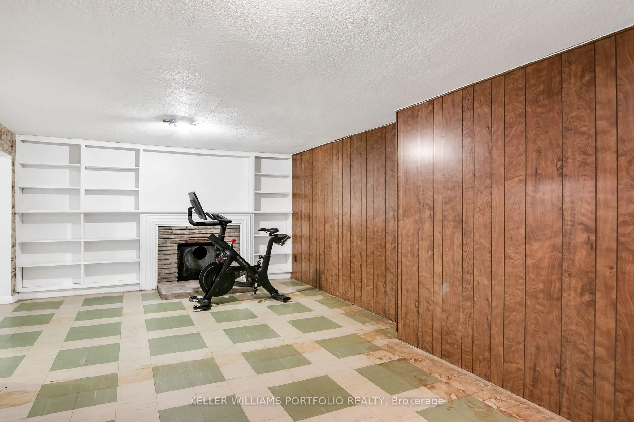 106 Botfield Avenue