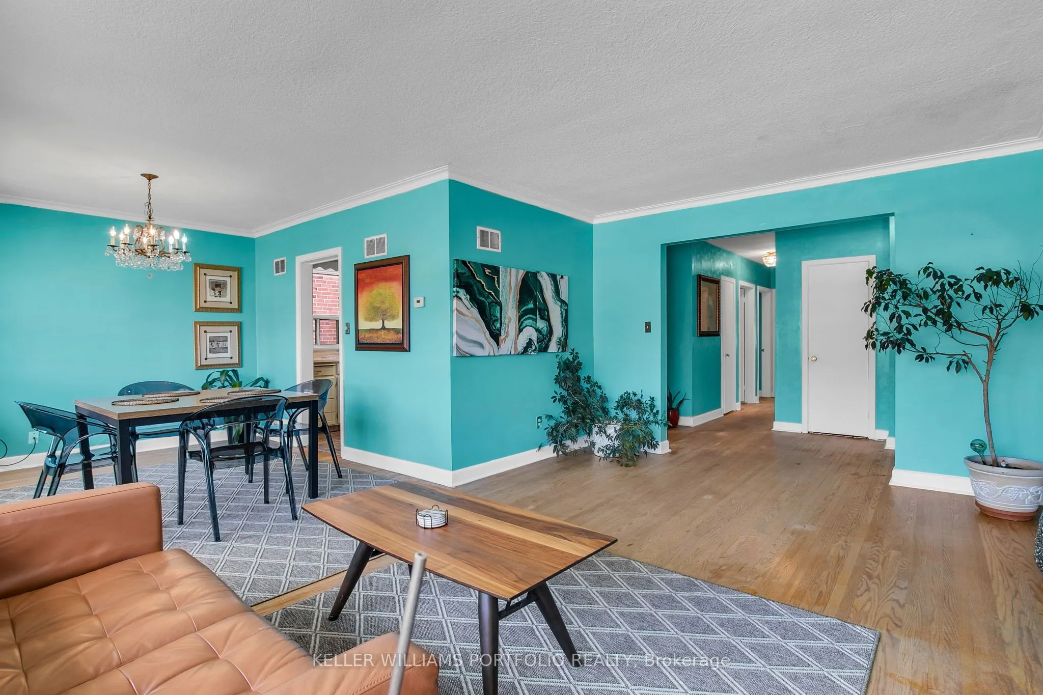 106 Botfield Avenue