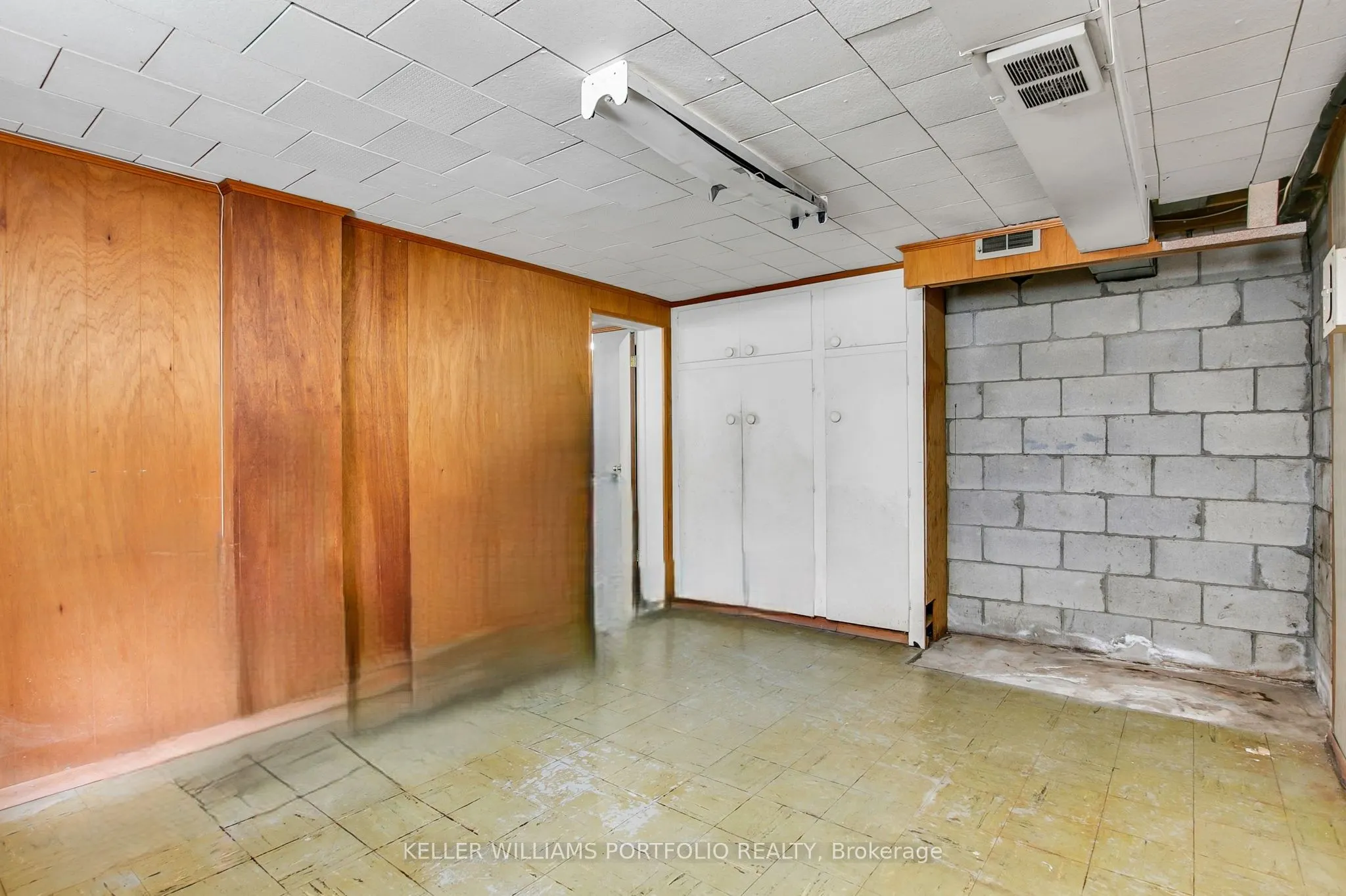 106 Botfield Avenue