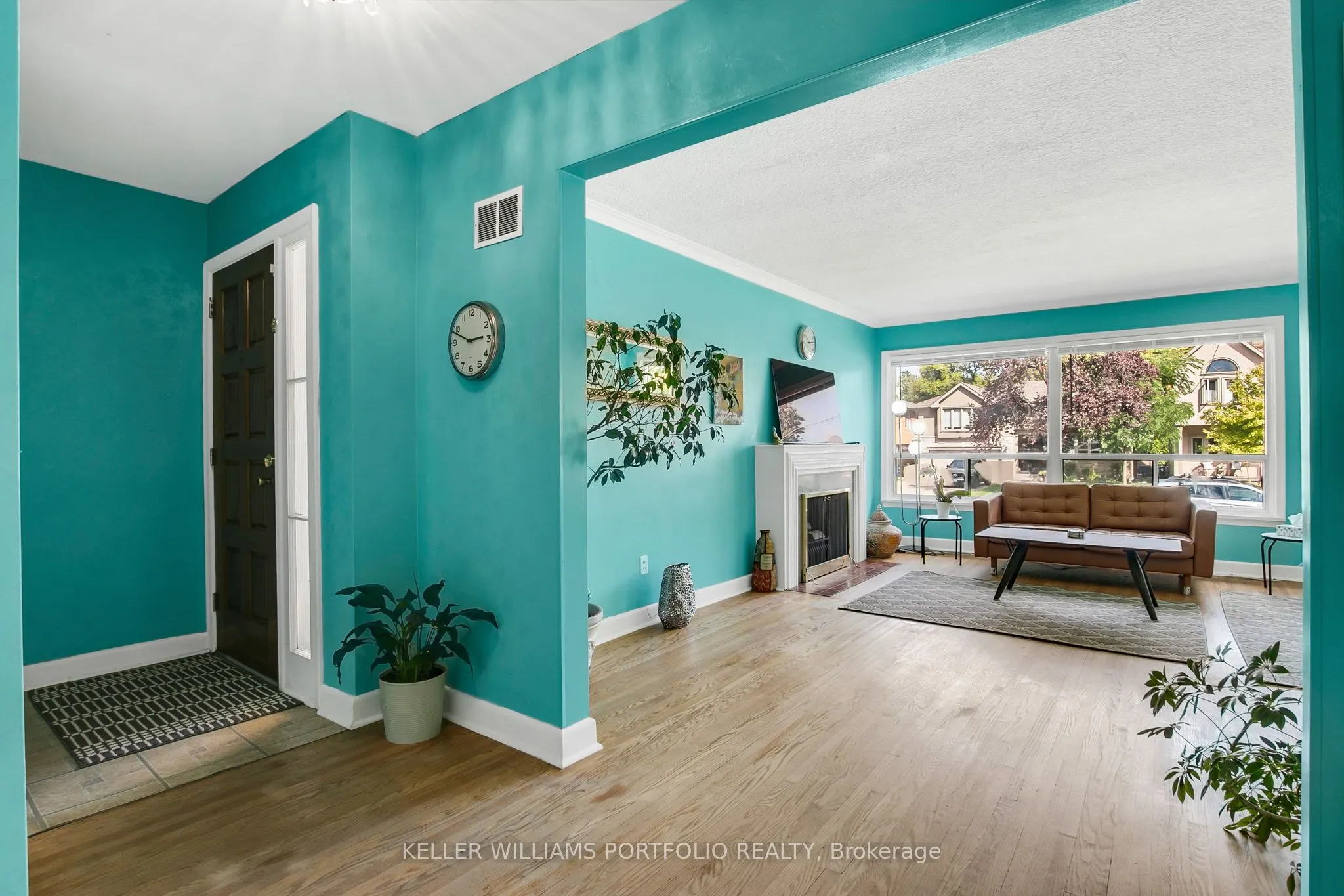 106 Botfield Avenue
