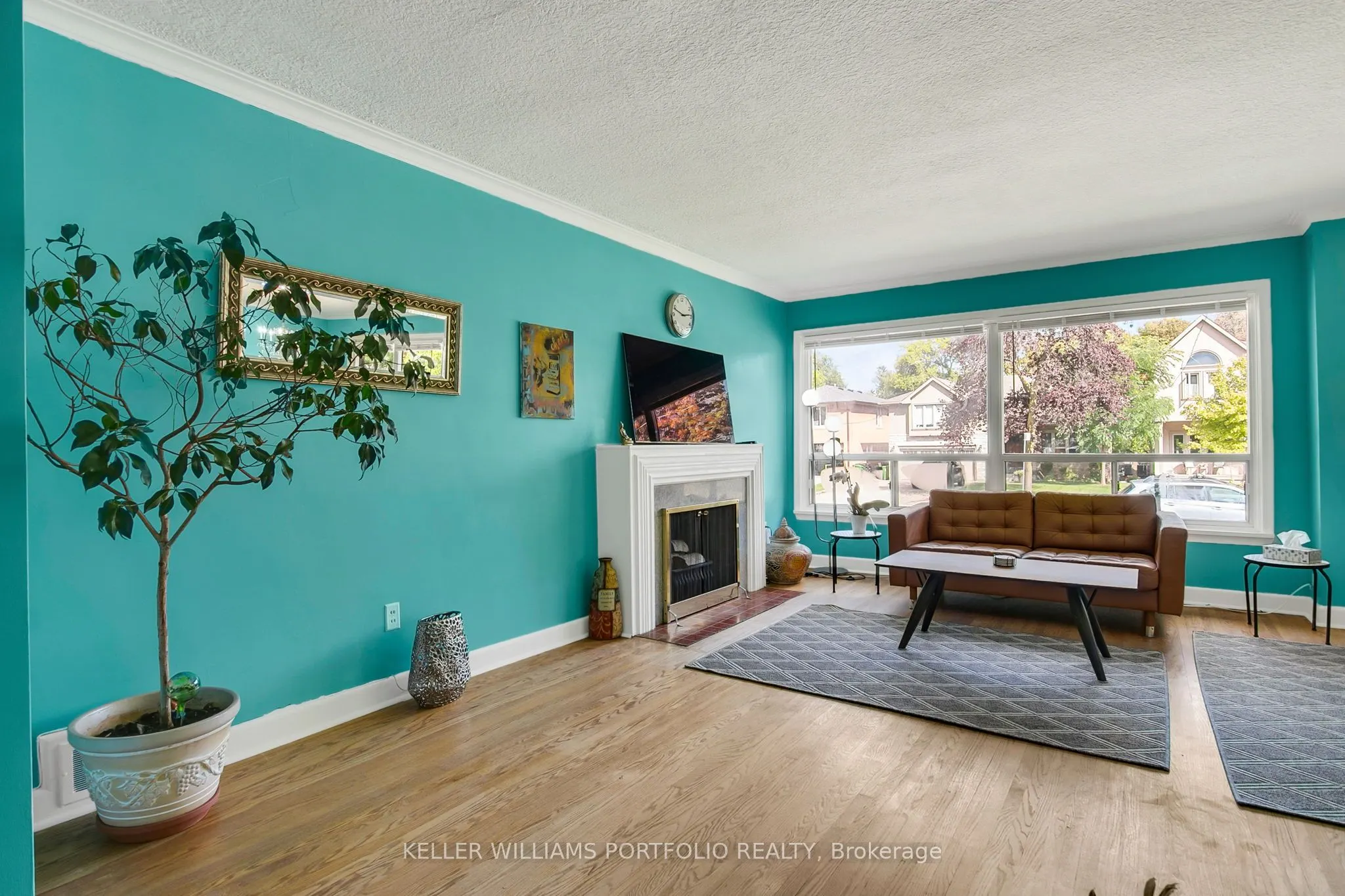 106 Botfield Avenue