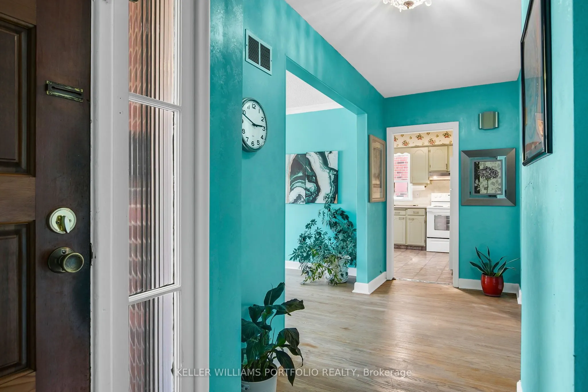 106 Botfield Avenue