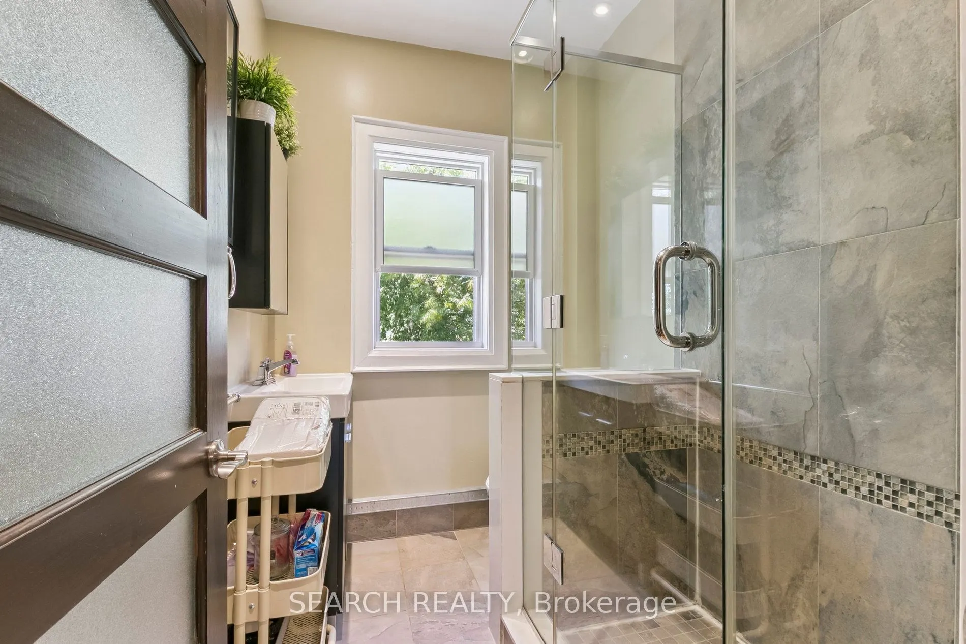 636 Mcroberts Avenue, #Main