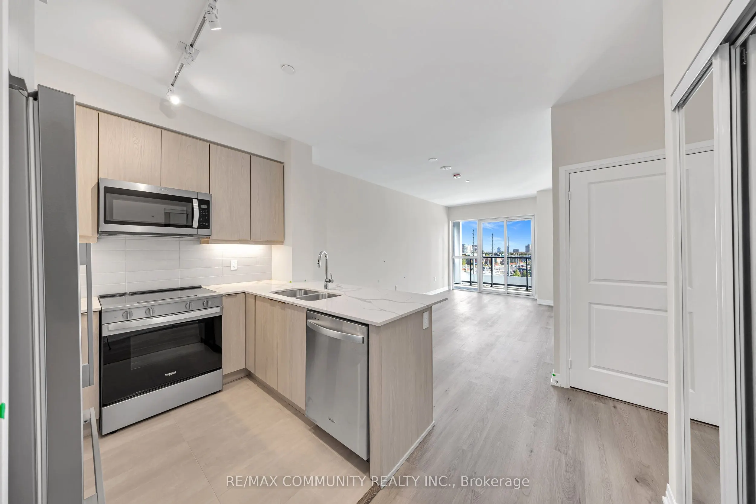 15 Watergarden Drive W, #404
