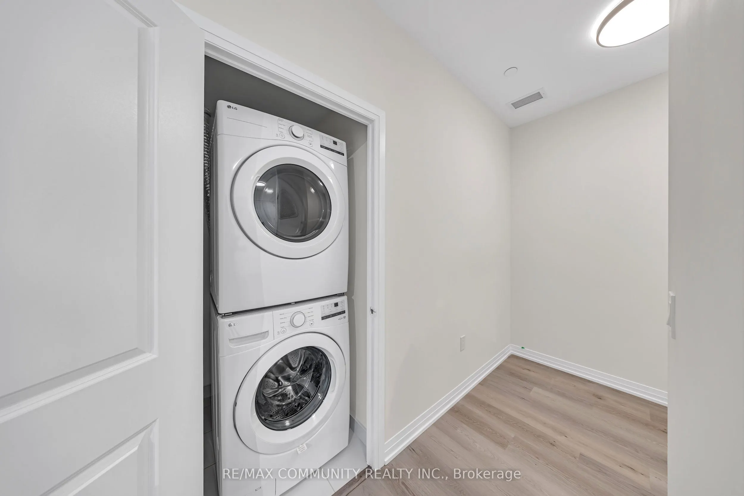 15 Watergarden Drive W, #404