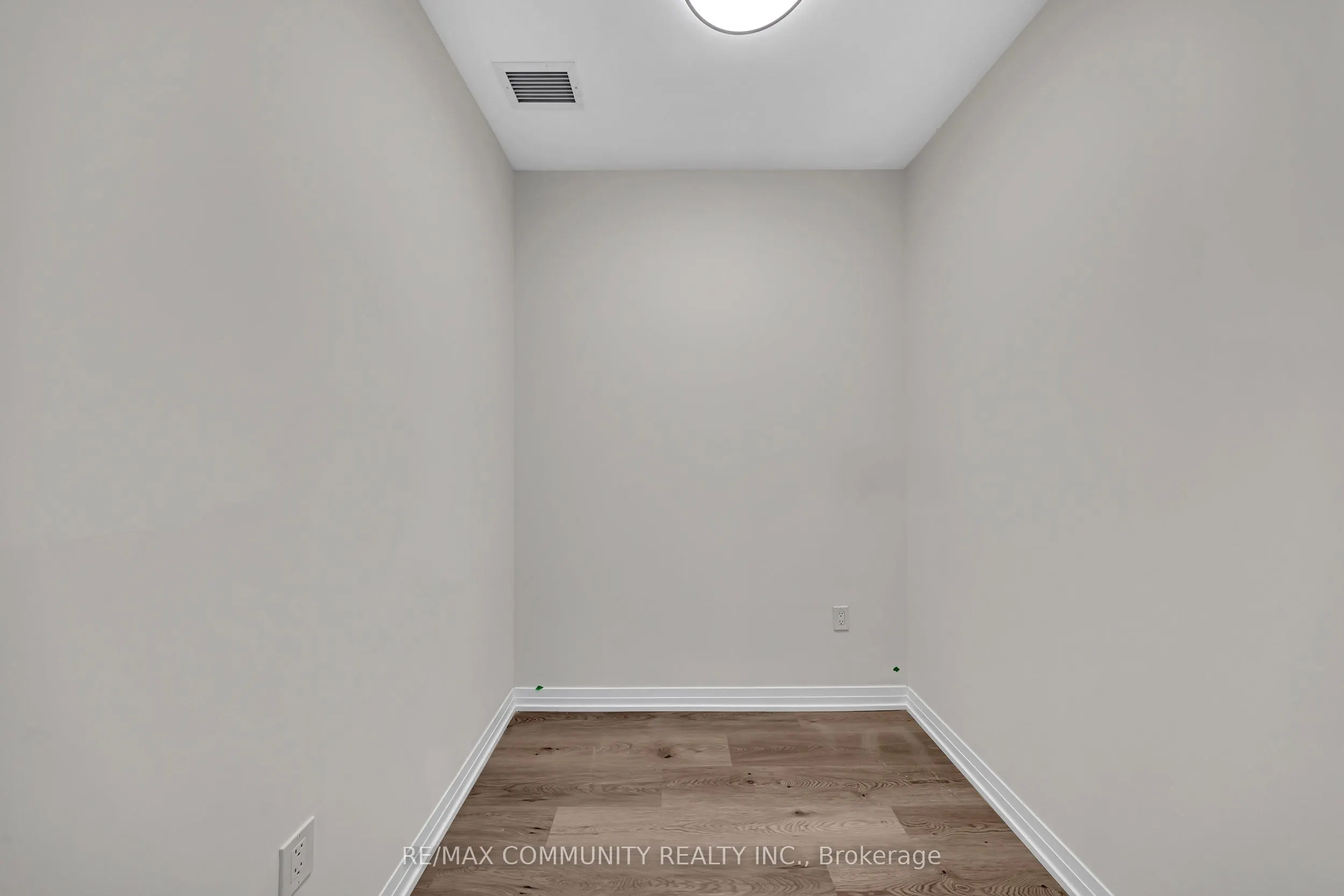 15 Watergarden Drive W, #404