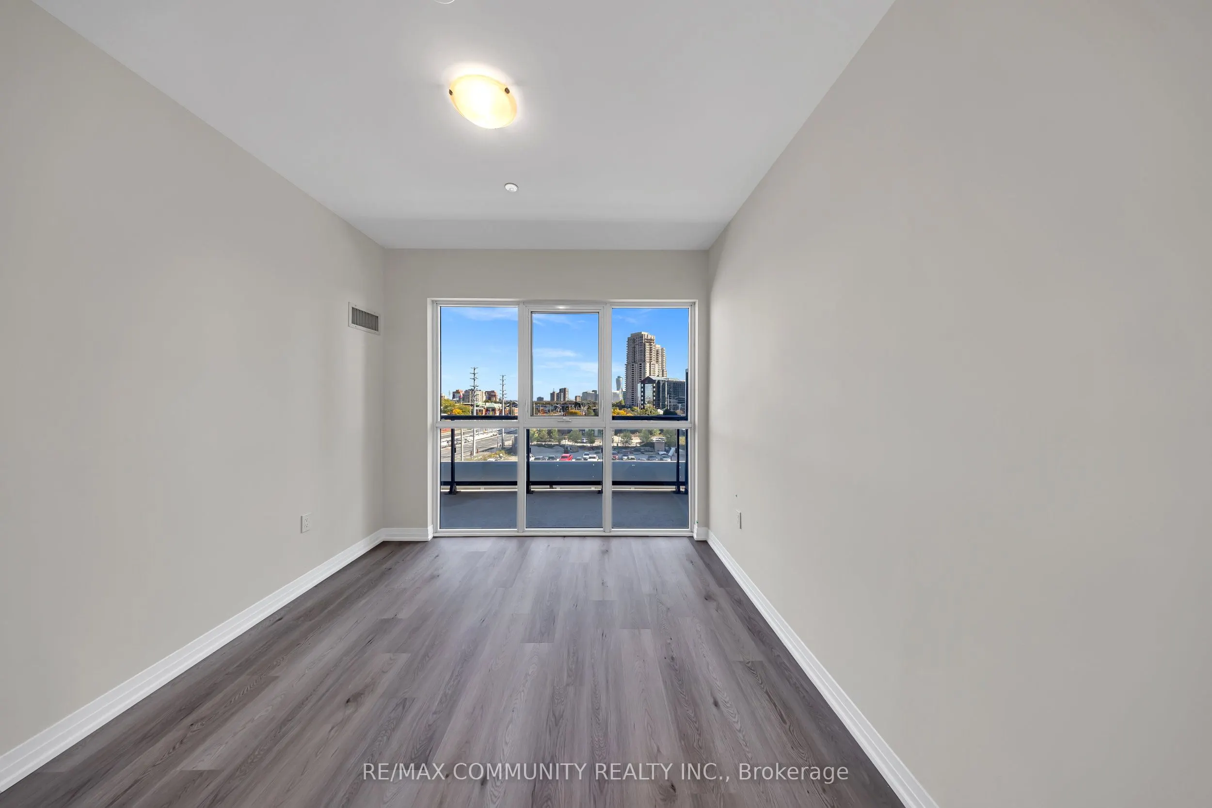 15 Watergarden Drive W, #404