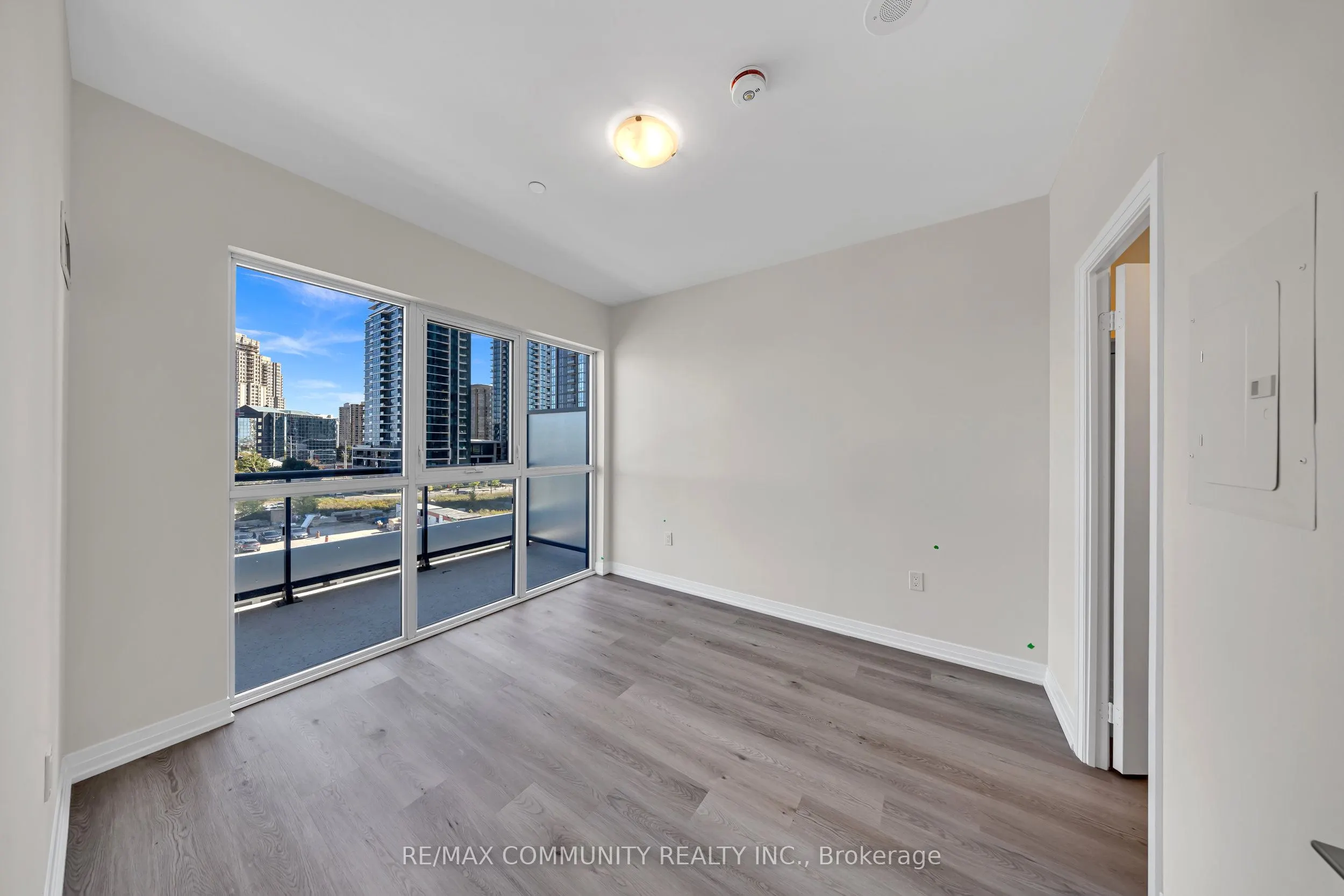 15 Watergarden Drive W, #404