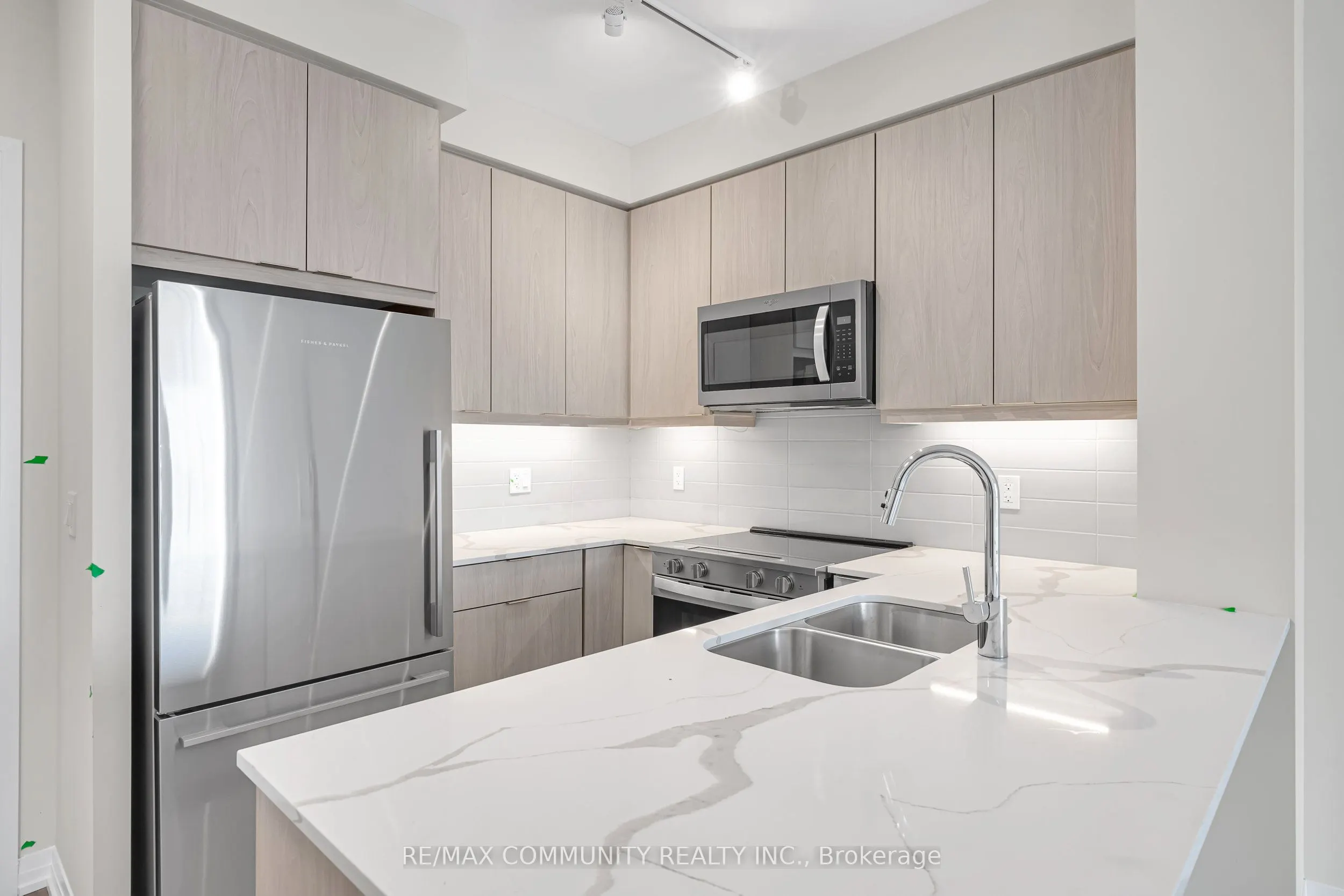 15 Watergarden Drive W, #404