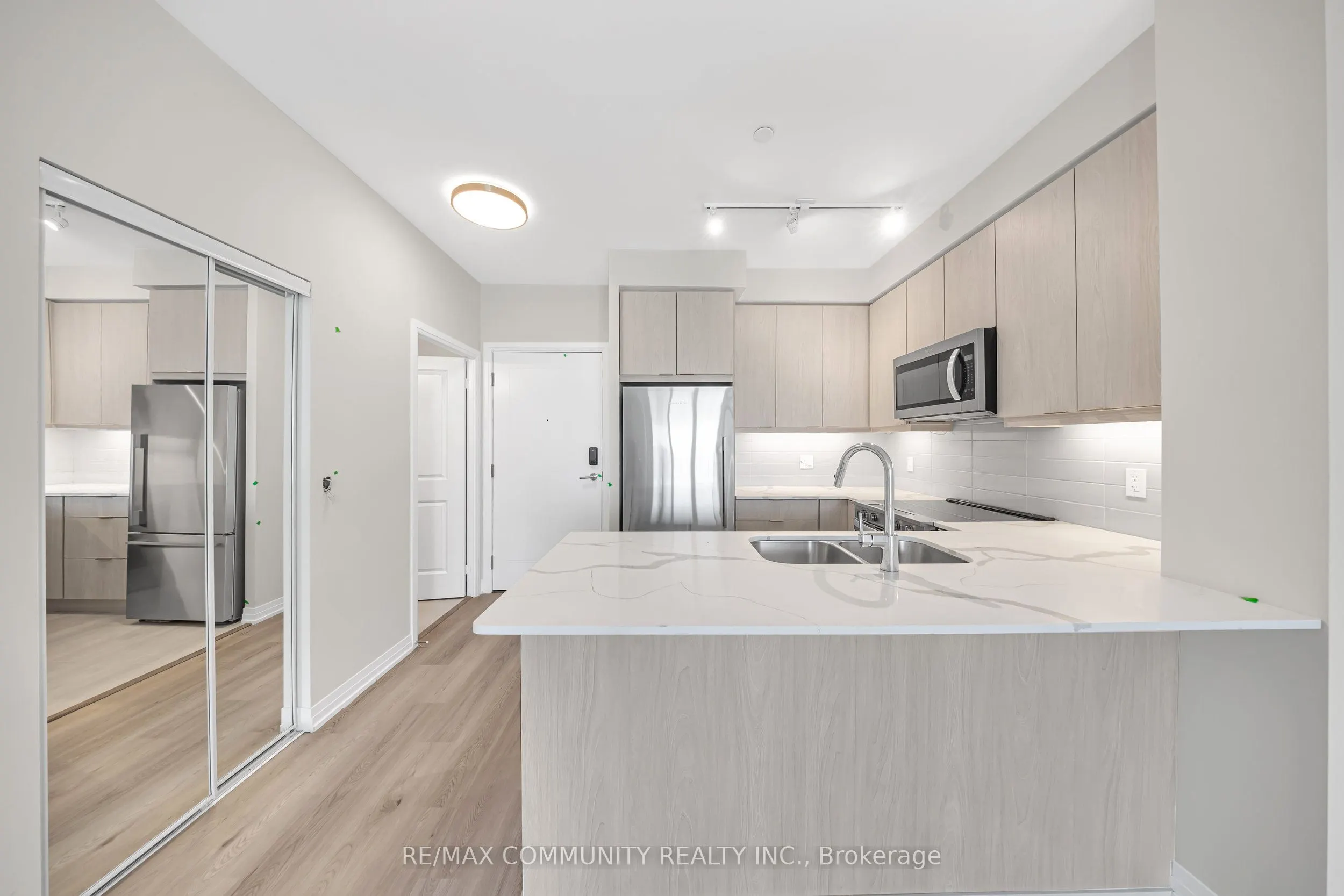 15 Watergarden Drive W, #404