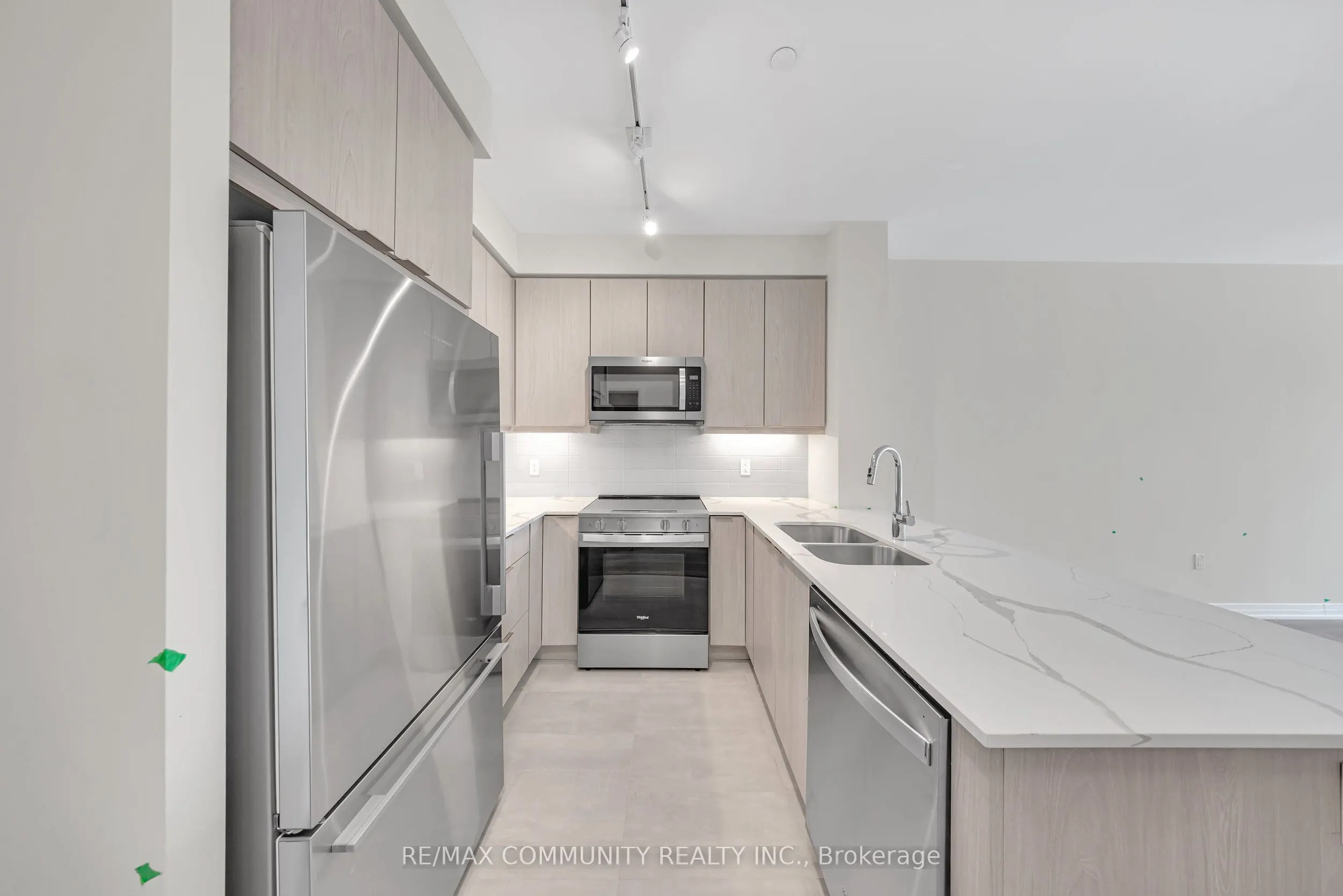 15 Watergarden Drive W, #404