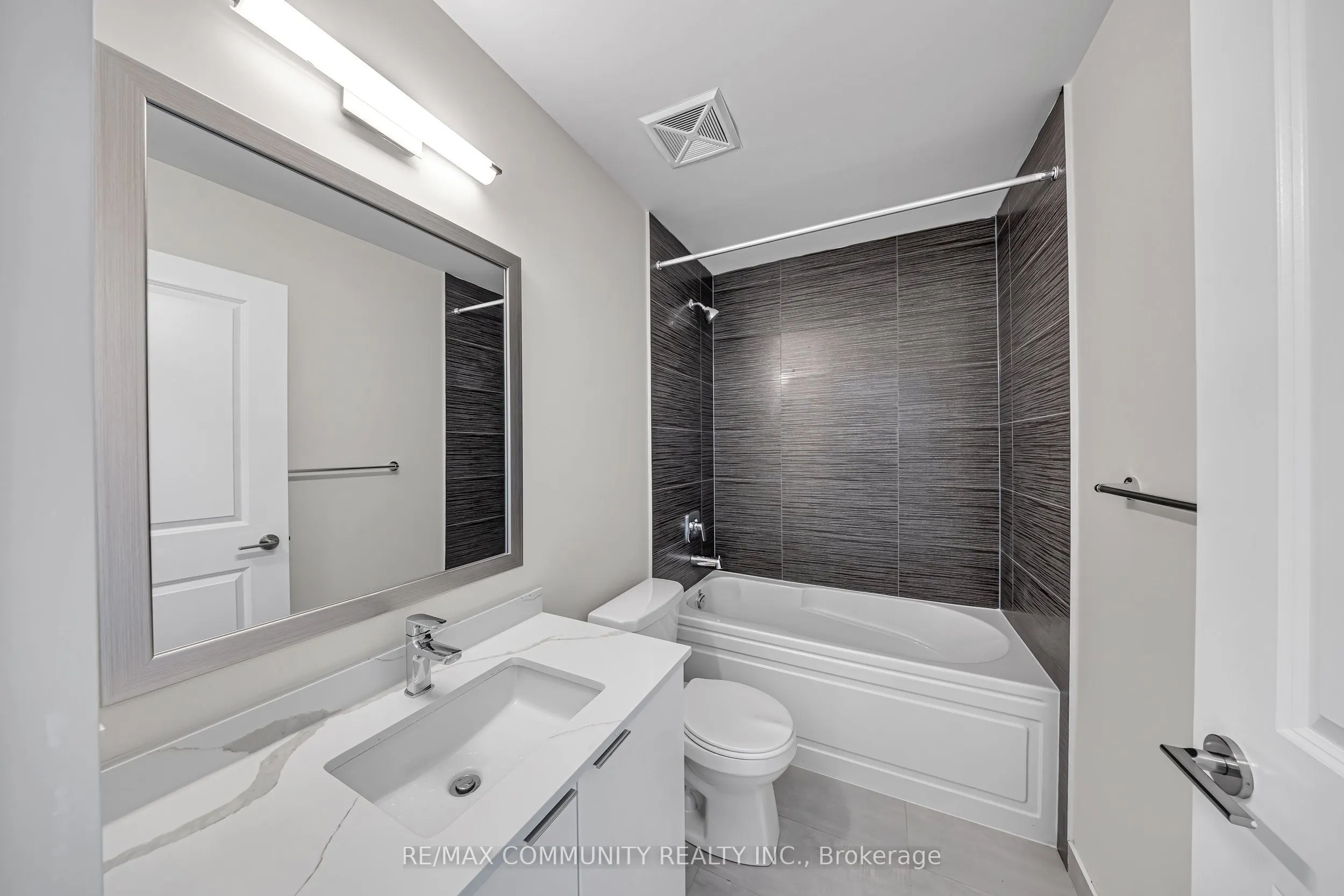 15 Watergarden Drive W, #404