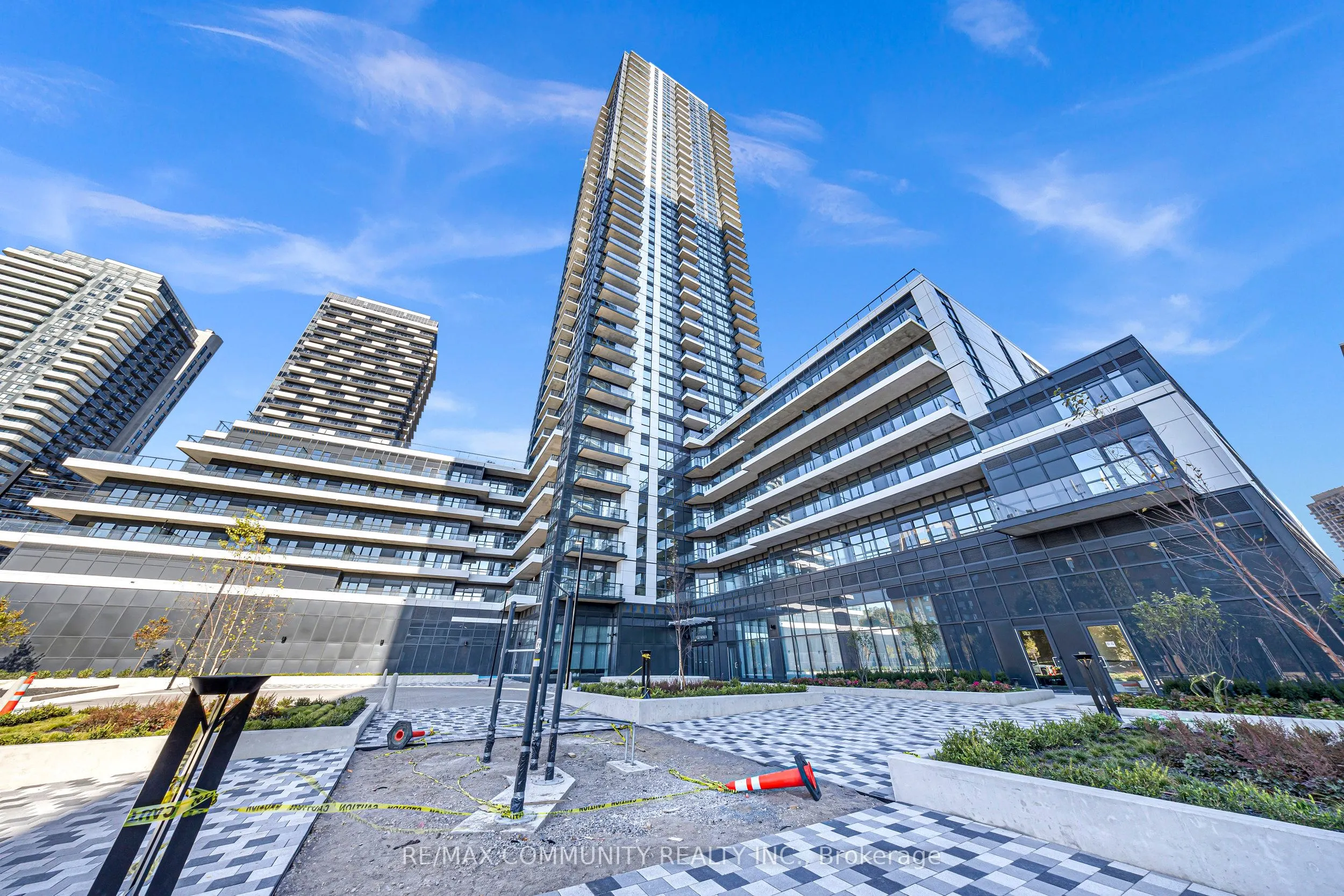 15 Watergarden Drive W, #404