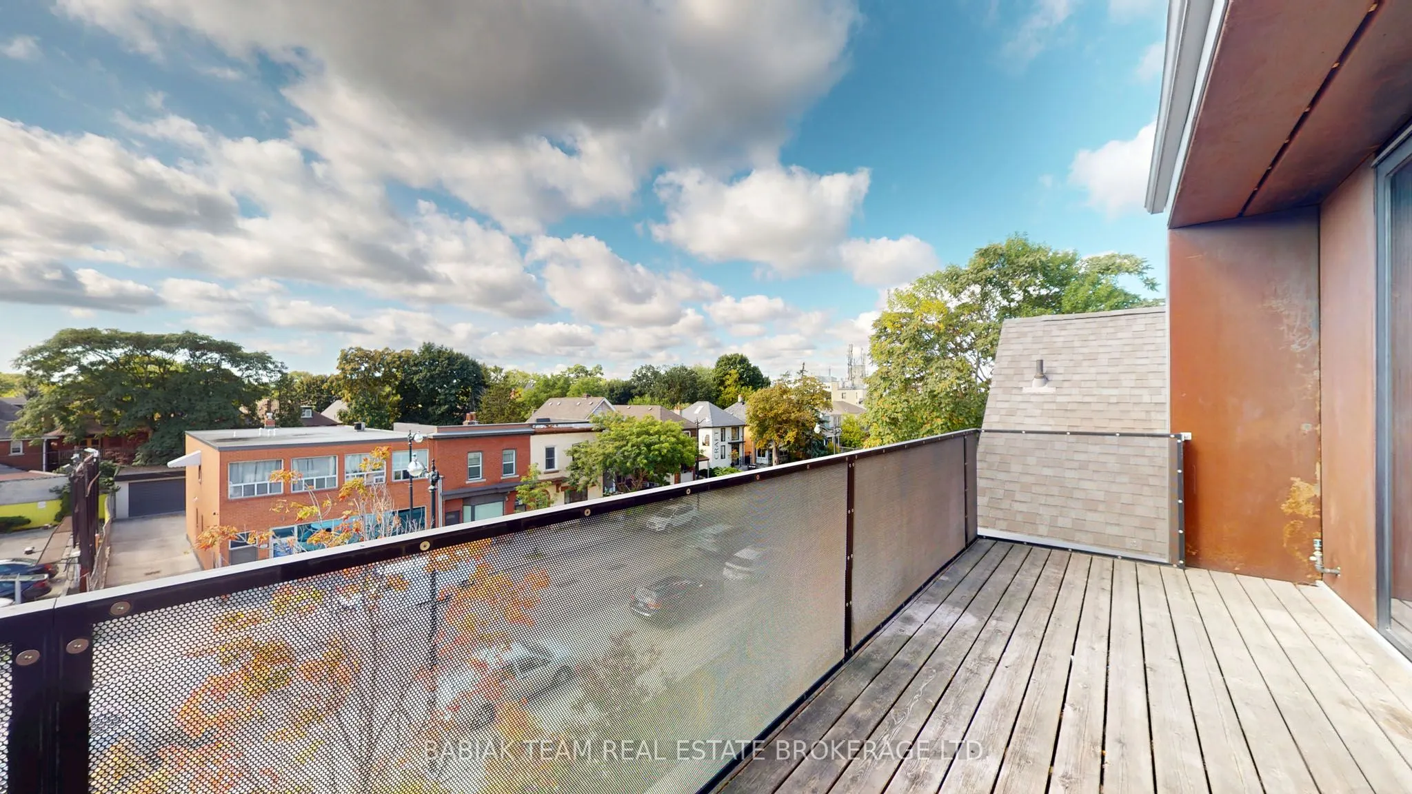 3212 Dundas Street W, #301