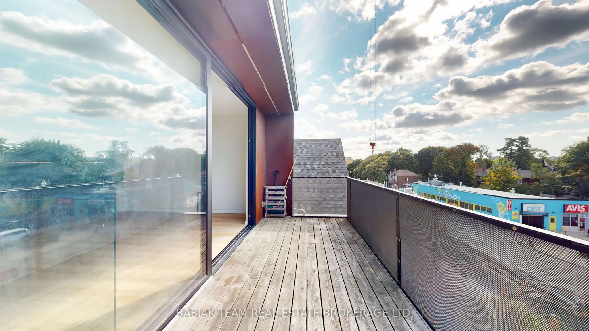 3212 Dundas Street W, #301